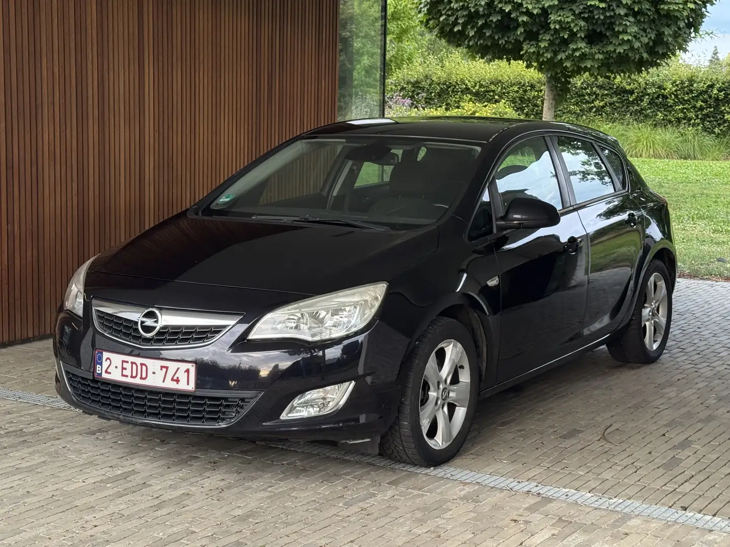 Opel Astra 1.7 CDTi ECOTEC Essentia DPF Noir - 1