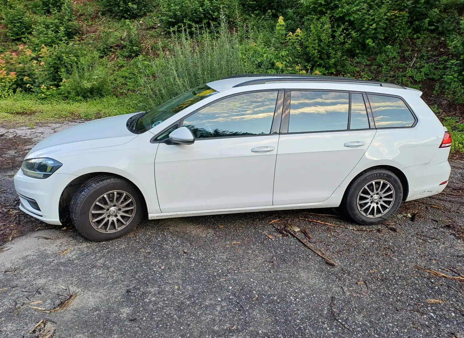 Volkswagen Golf Variant Golf Variant Trendline 1,6 TDI Trendline Weiß - 1