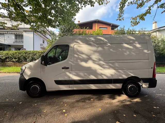 Renault Master view 3
