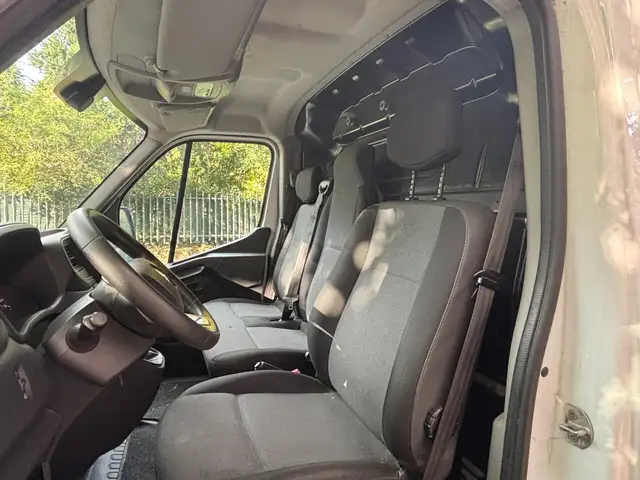 Renault Master view 14