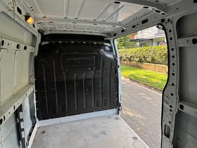 Renault Master view 13