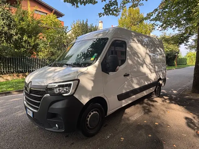 Renault Master view 2