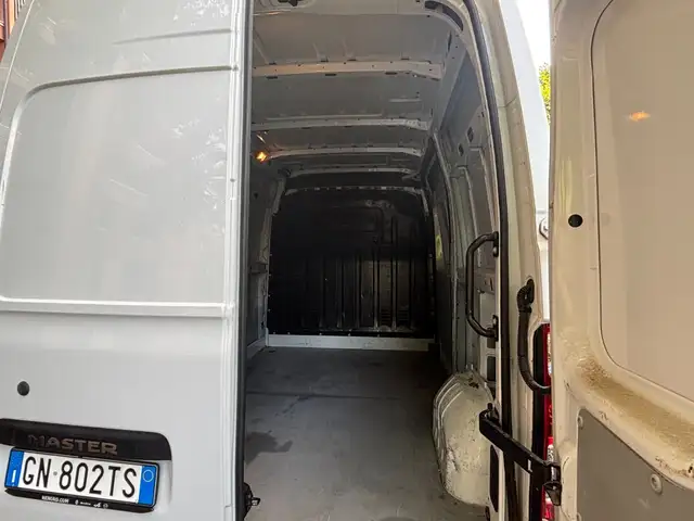 Renault Master view 9