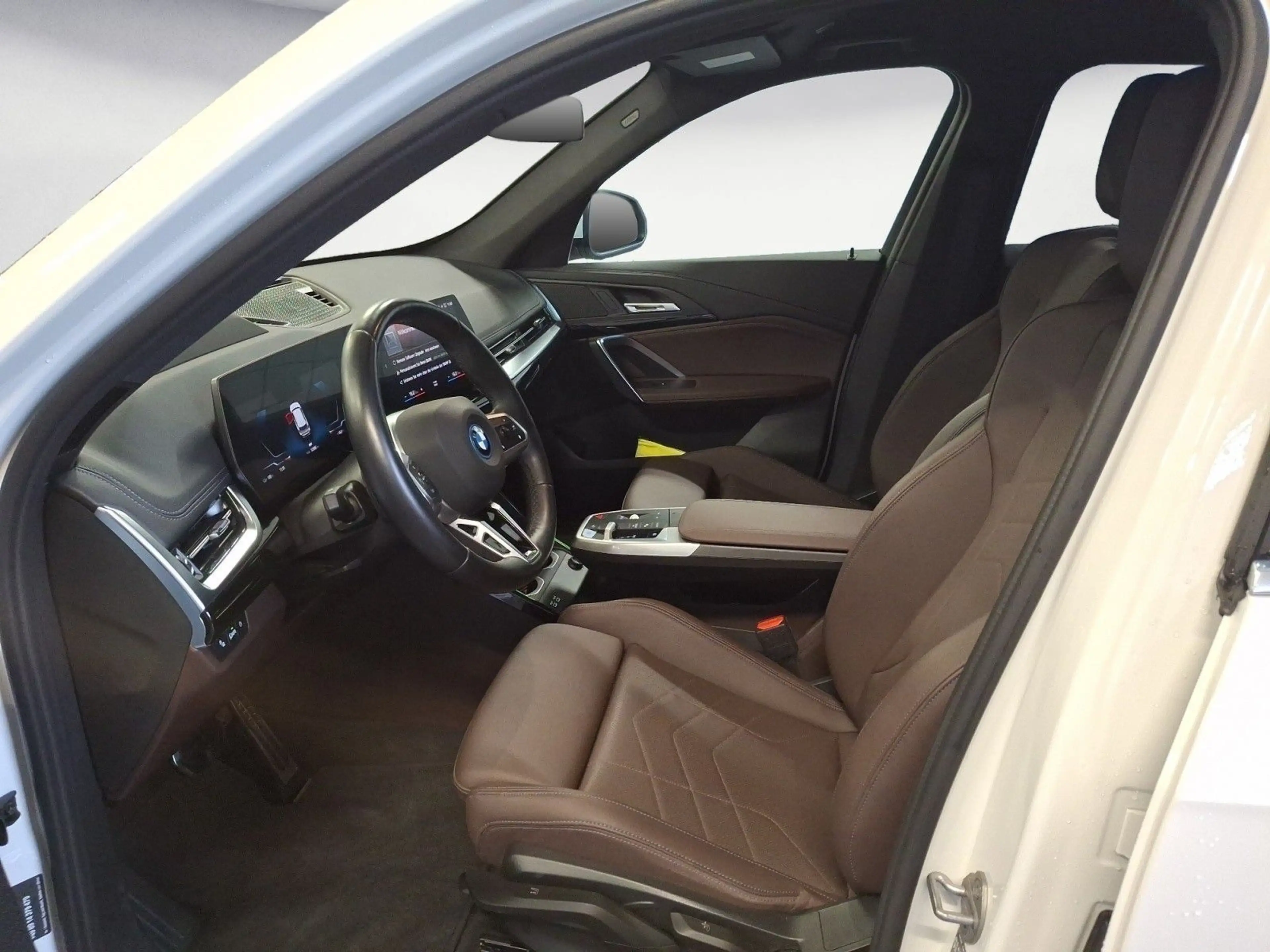 BMW iX1 xDrive30 M Sportpaket Head-Up Komfortzugang — photo 11