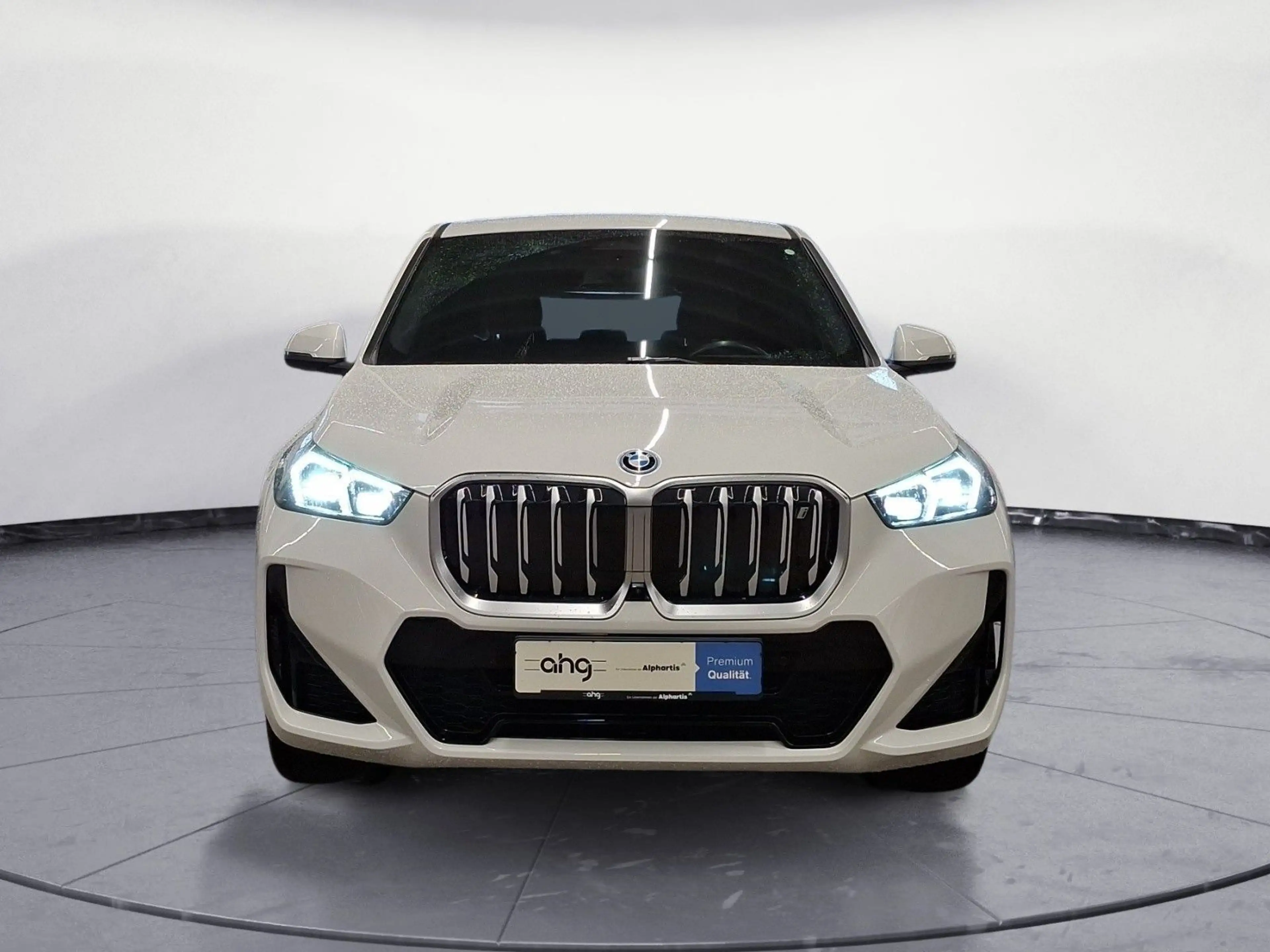 BMW iX1 xDrive30 M Sportpaket Head-Up Komfortzugang — photo 9