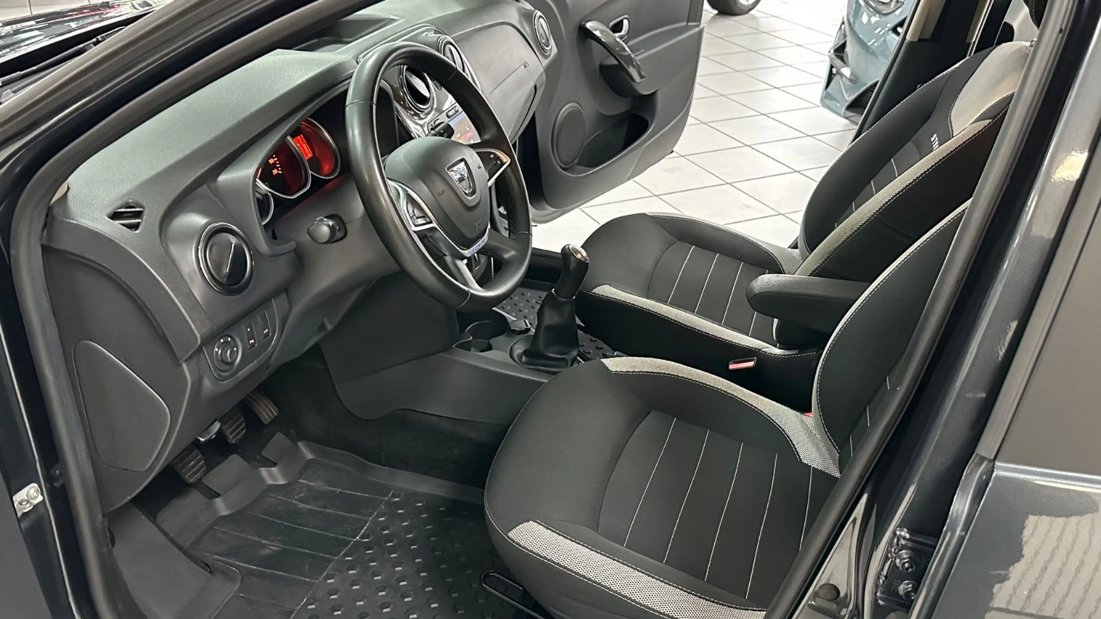 Dacia Logan MCV II Kombi Stepway TÜV&AU neu&Garantie — photo 11