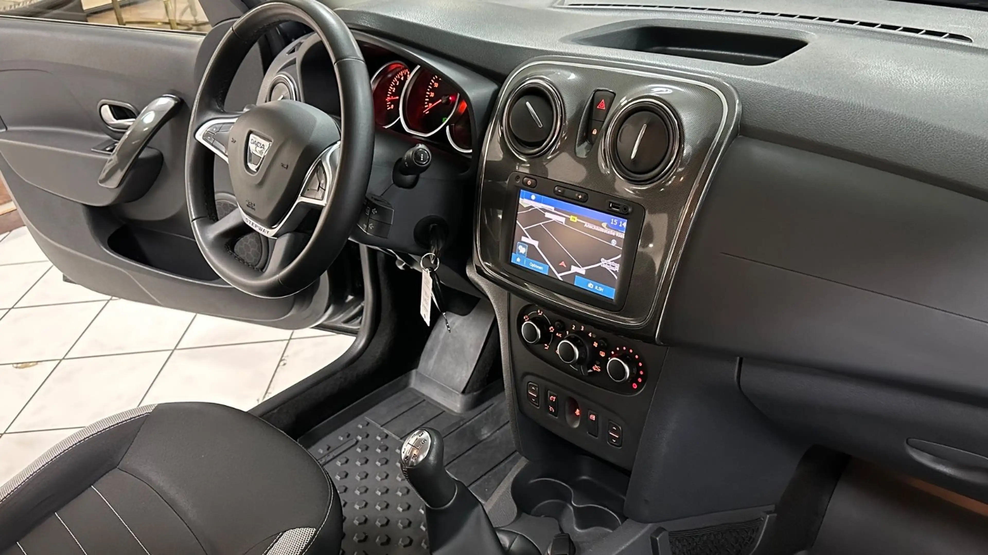 Dacia Logan MCV II Kombi Stepway TÜV&AU neu&Garantie — photo 15