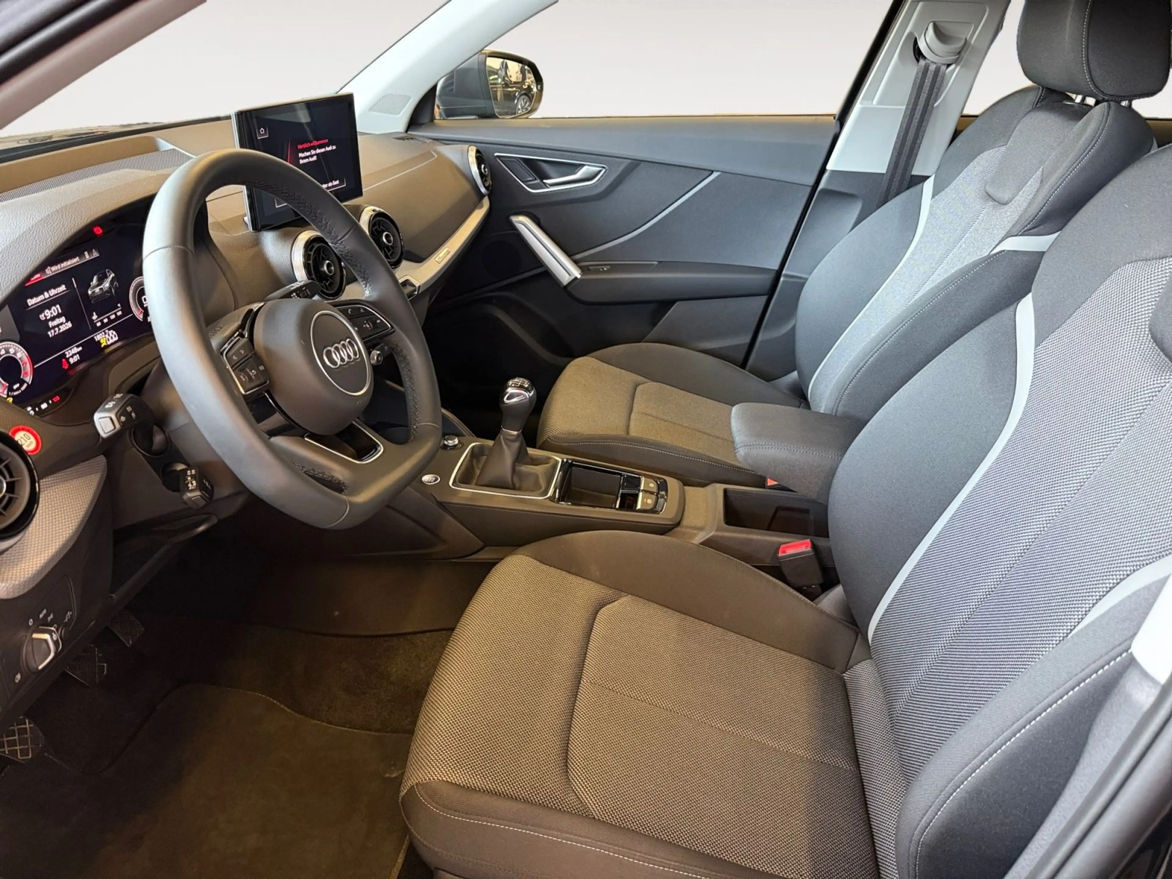Audi Q2 30 TFSI advanced — photo 11