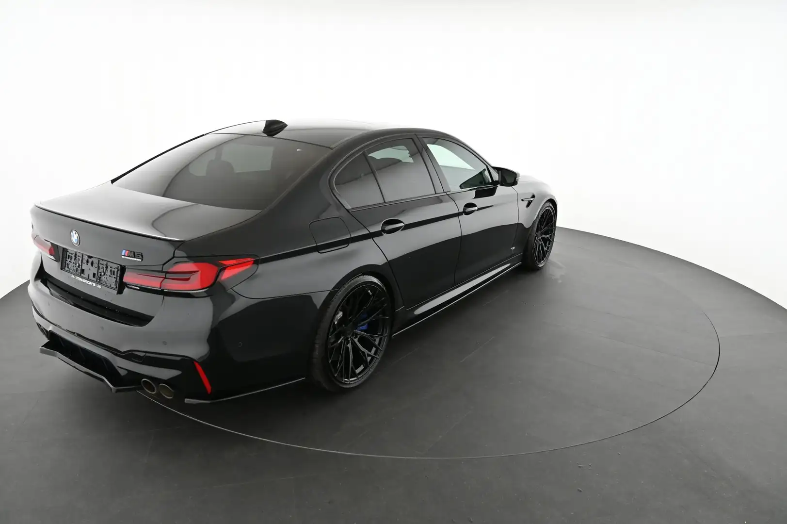 BMW M5 Competition Schwarz - 2