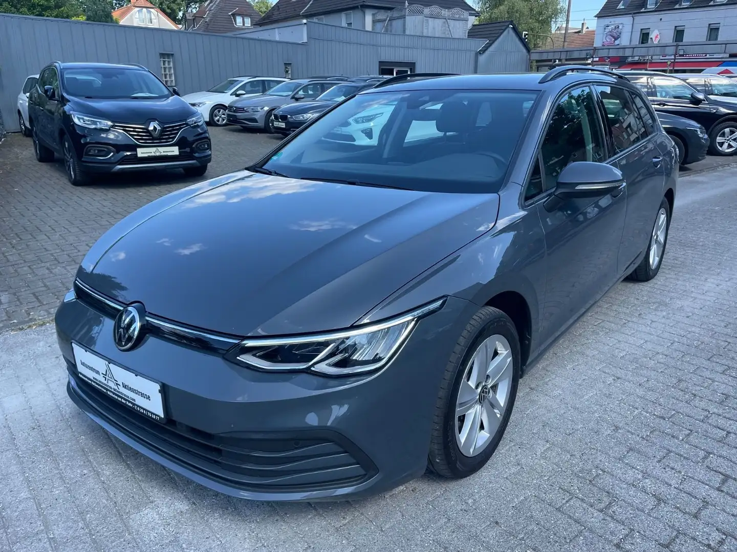 Volkswagen Golf VIII Variant Life AHK Navi PDC APP Grau - 2