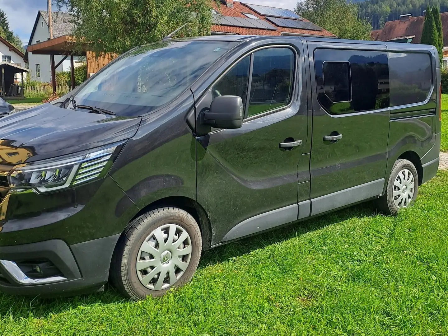 Renault Trafic Trafic Generation ExpressionL1H1 2,5 dCi Noir - 1