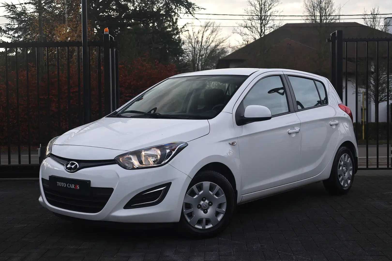 Hyundai i20 1.2 Benzine | Car-Pass | Service | AIRCO | - 1