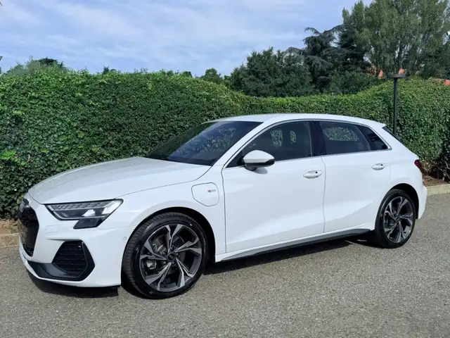 Audi A3 view 3