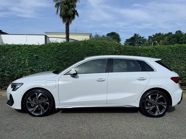 Audi A3 view 8