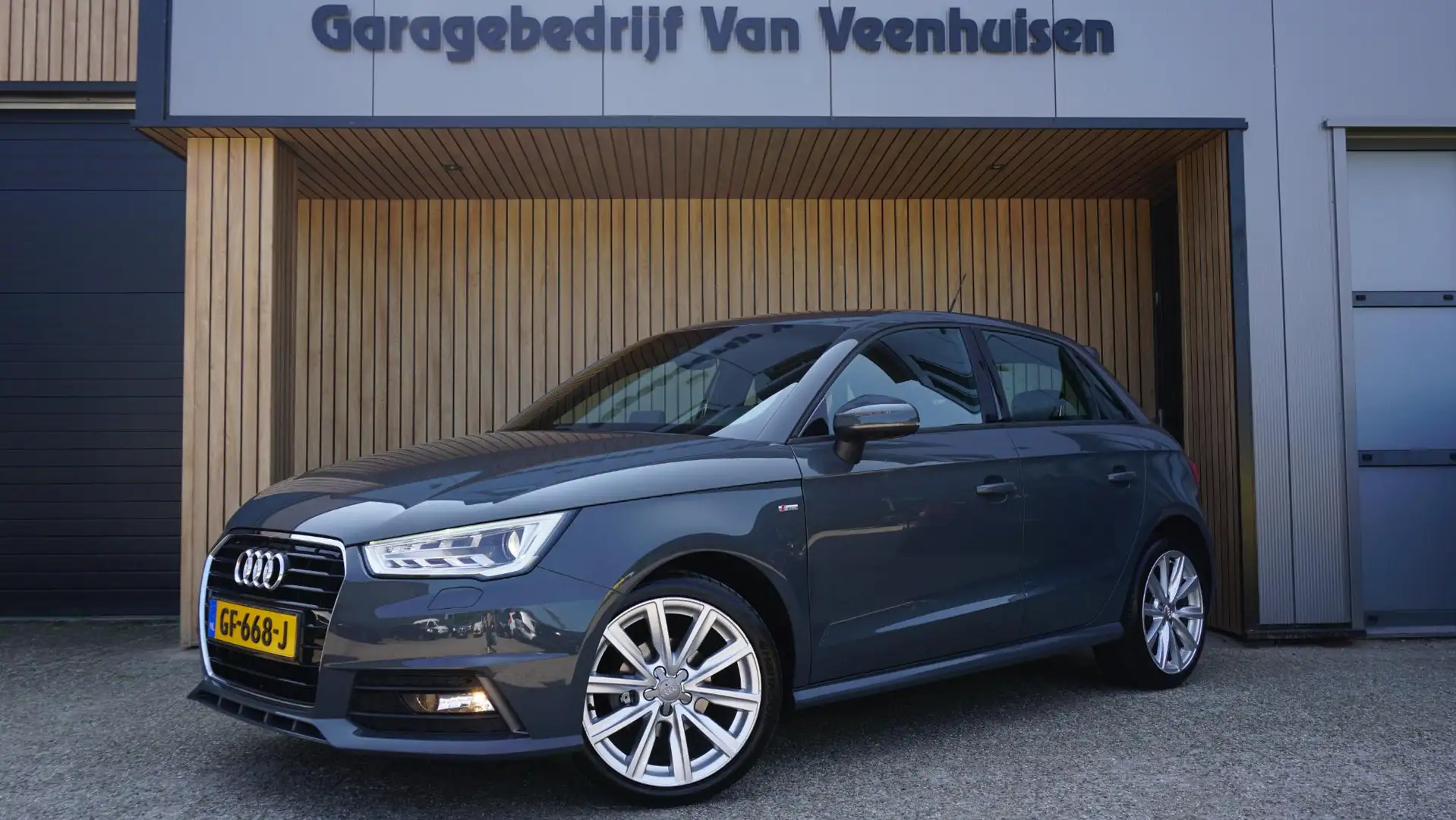 Audi A1 Sportback 1.0 TFSI 95PK S-Tronic 5Drs 2x-S-Line *N Grijs - 1