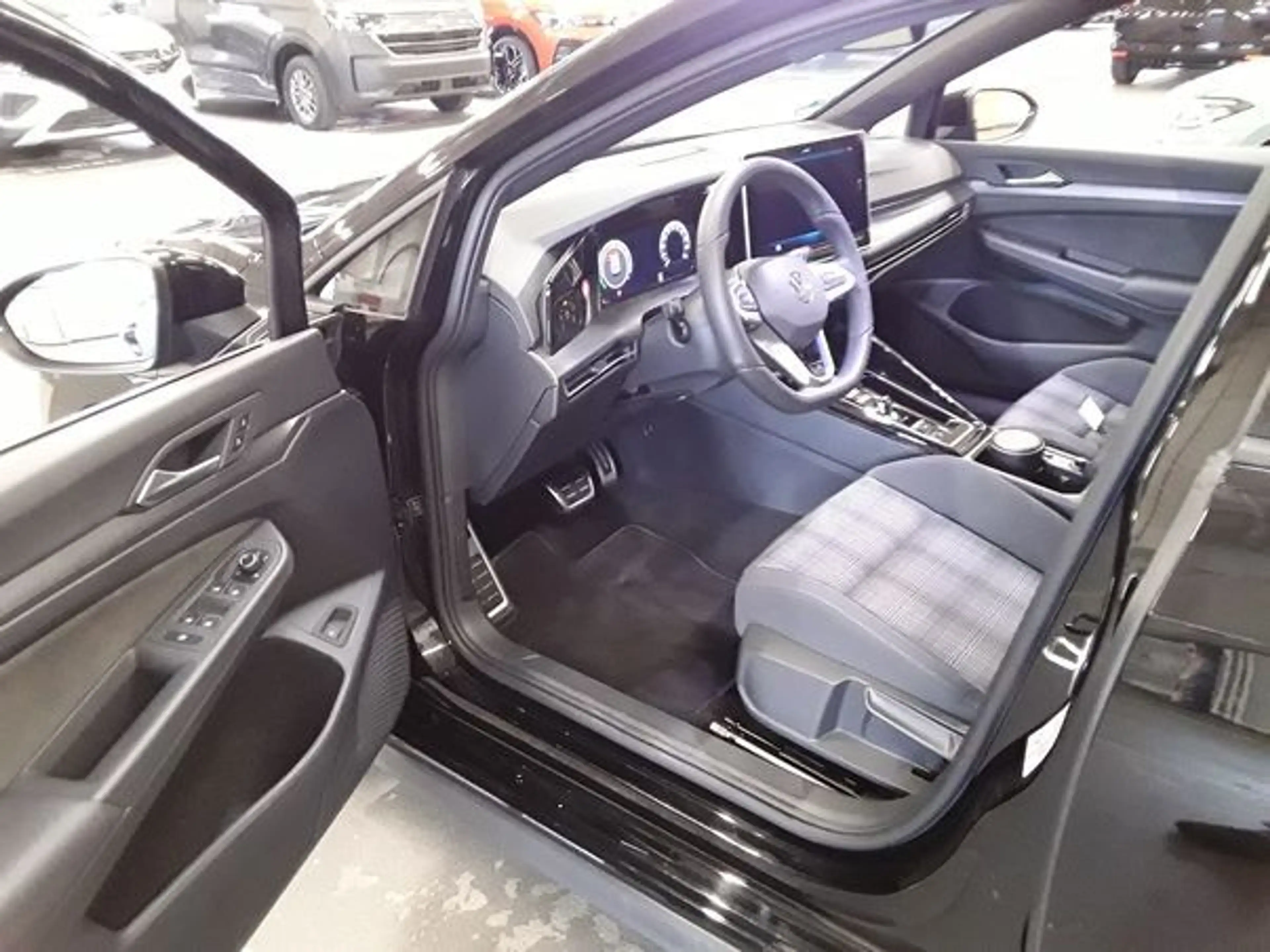 Volkswagen Golf GTE 1,5 l eHybrid OPF 130 kW (177 PS) / 85 kW (116 ... — photo 5