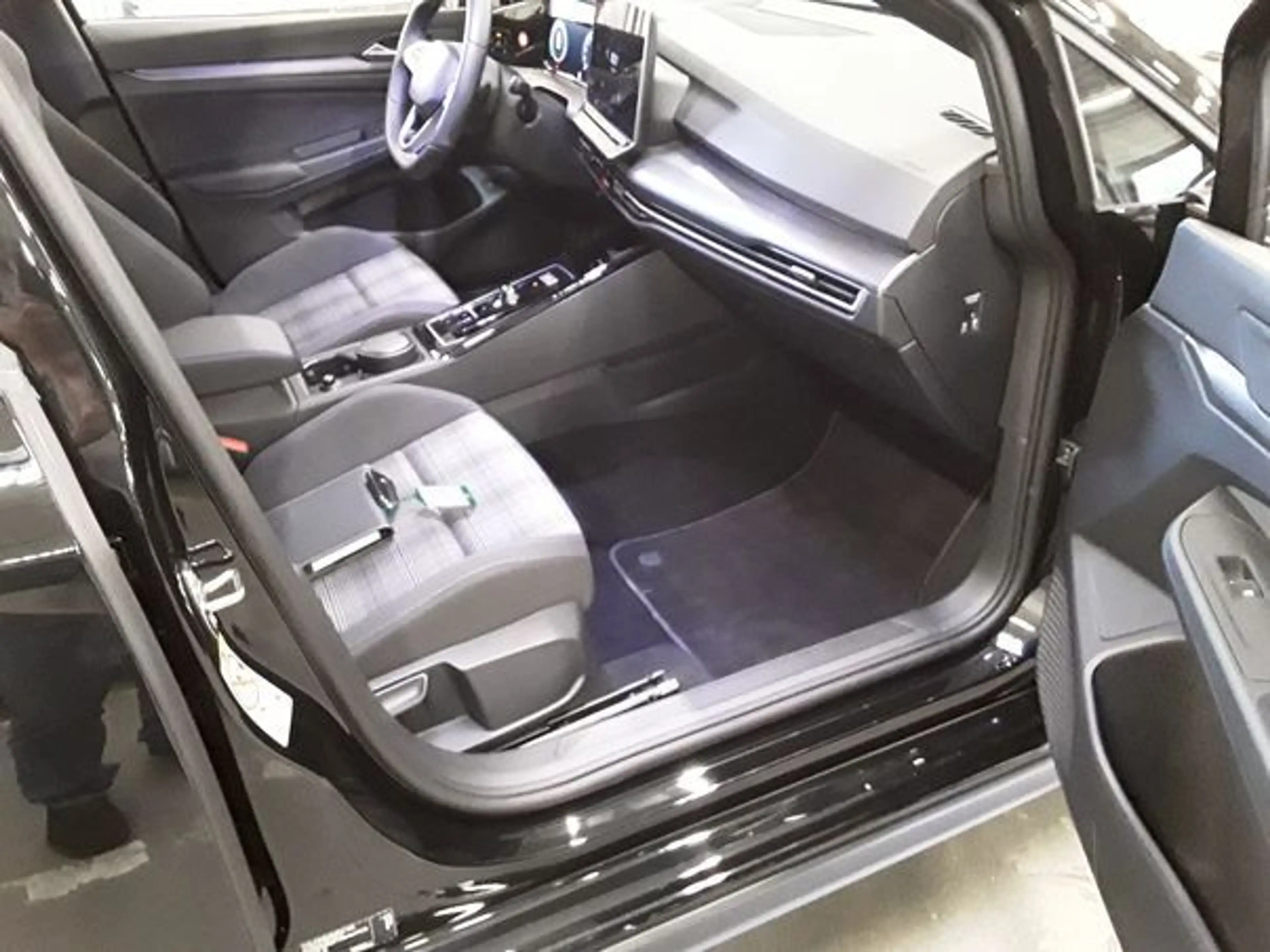 Volkswagen Golf GTE 1,5 l eHybrid OPF 130 kW (177 PS) / 85 kW (116 ... — photo 7