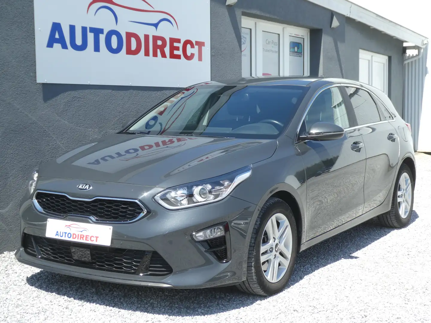 Kia Ceed / cee'd 1.5T-GDI AUTOMAAT Cuir, Navi, Camera, DAB, Carplay Gris - 1