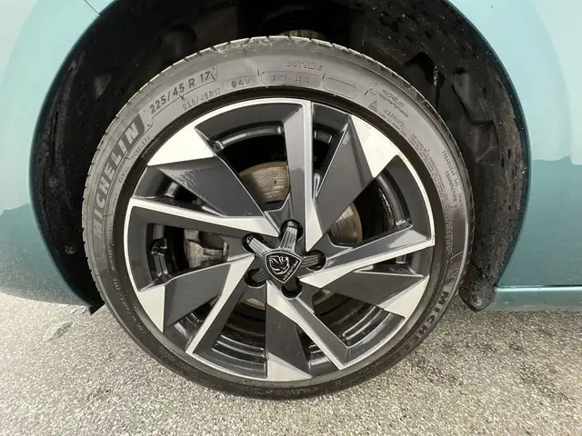Peugeot 308 view 7