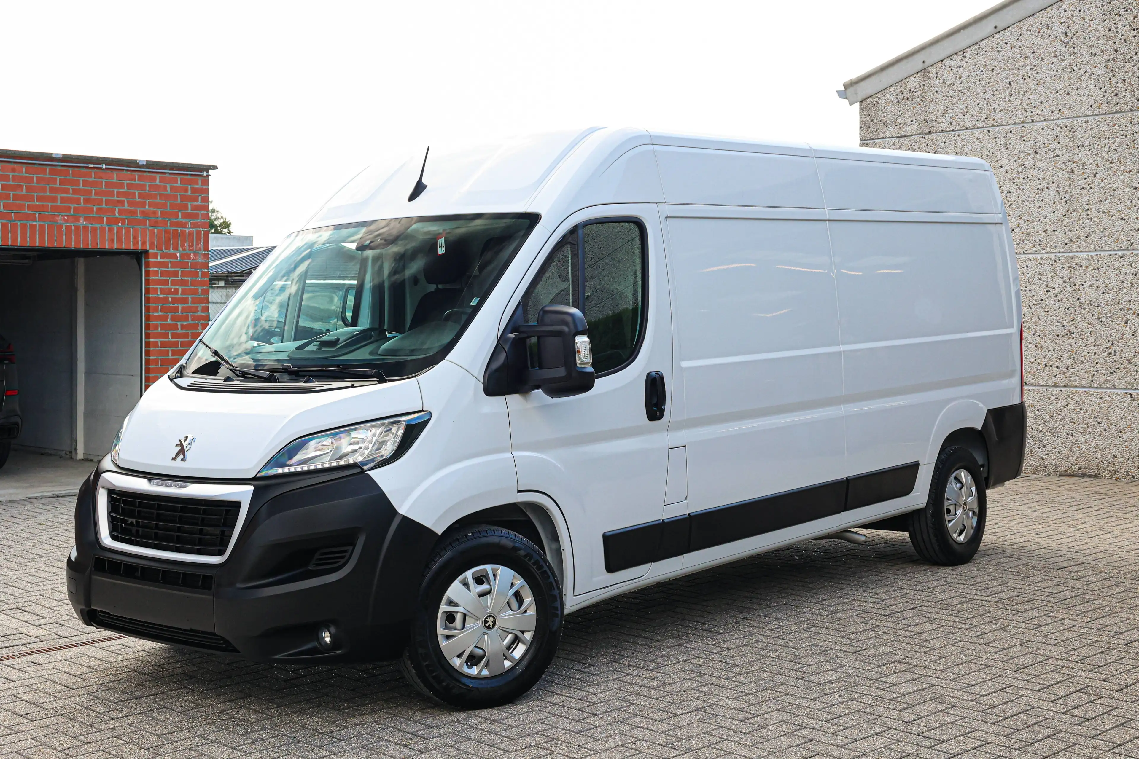 Peugeot Boxer ACHTERUITRIJCAMERA*NAVIGATIE*L3/H2*TREKGEWICHT-3000KG*BTW WAGEN*CRUISE-CONTROLE*