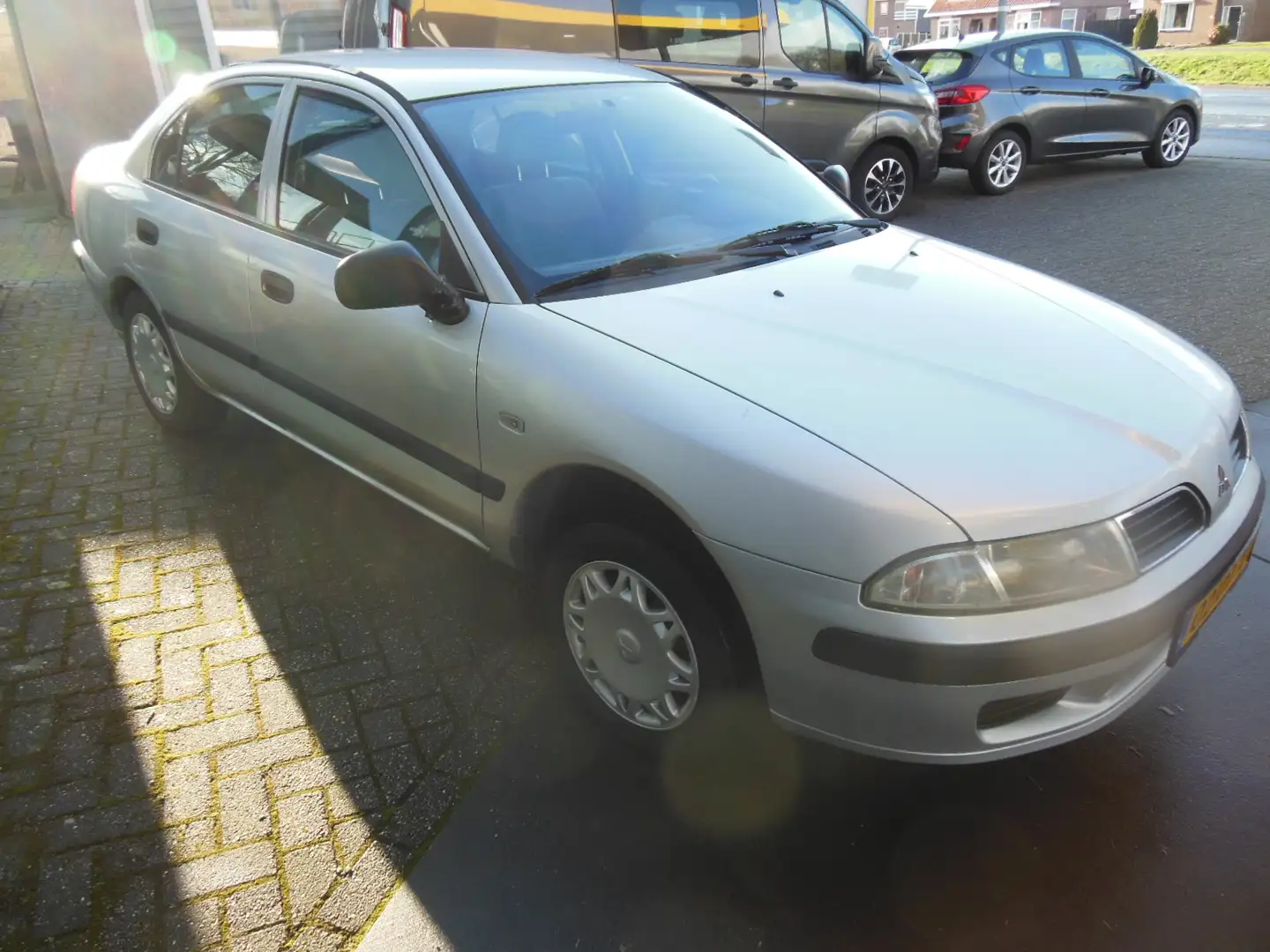 Mitsubishi Carisma 1.9 TD Classic Staat in DE KRIM Grijs - 2