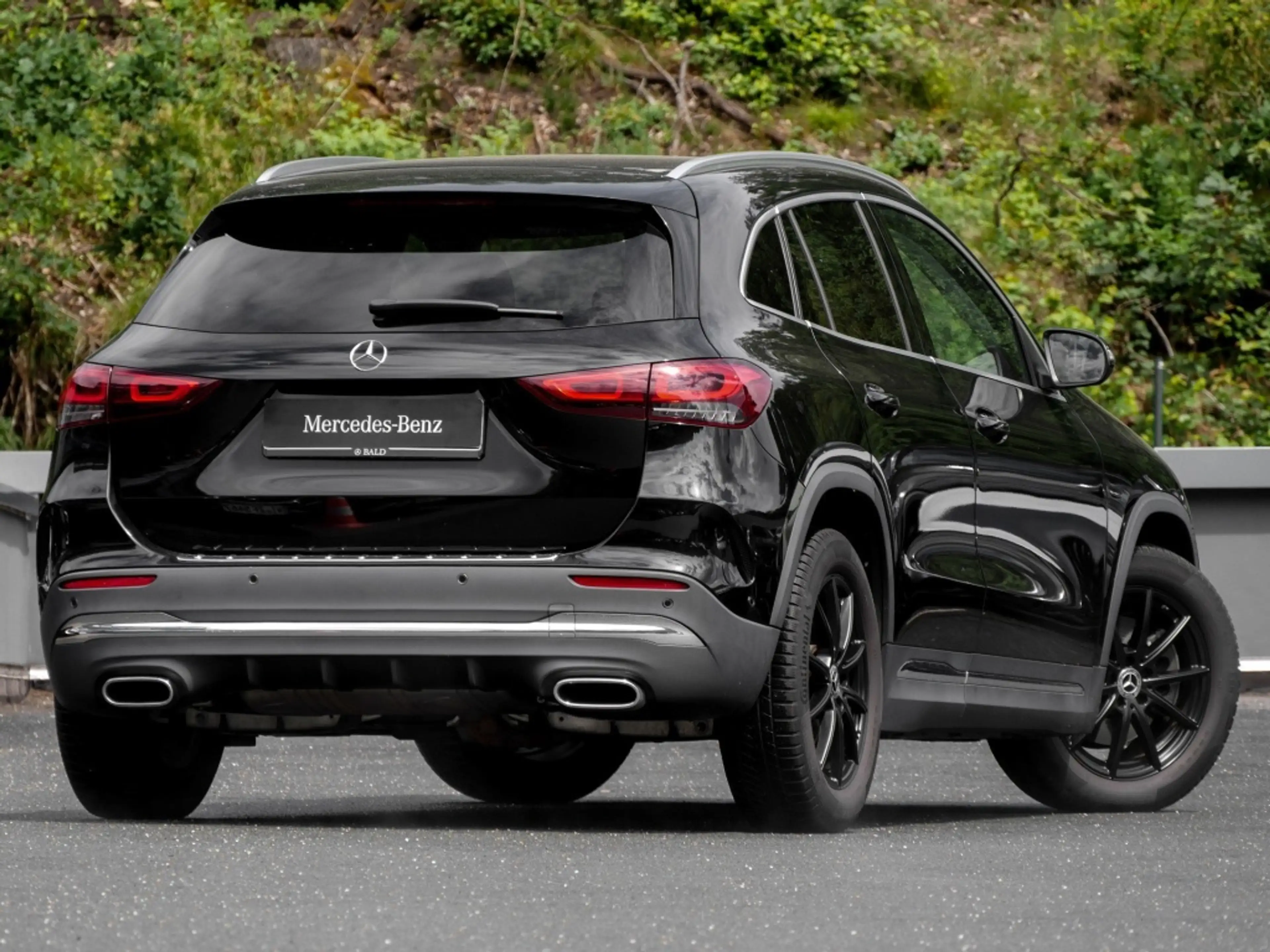 Mercedes-Benz GLA 250 AMG-Sport/LED/Navi/Wide/Shz/PTS/Ambiente — photo 3