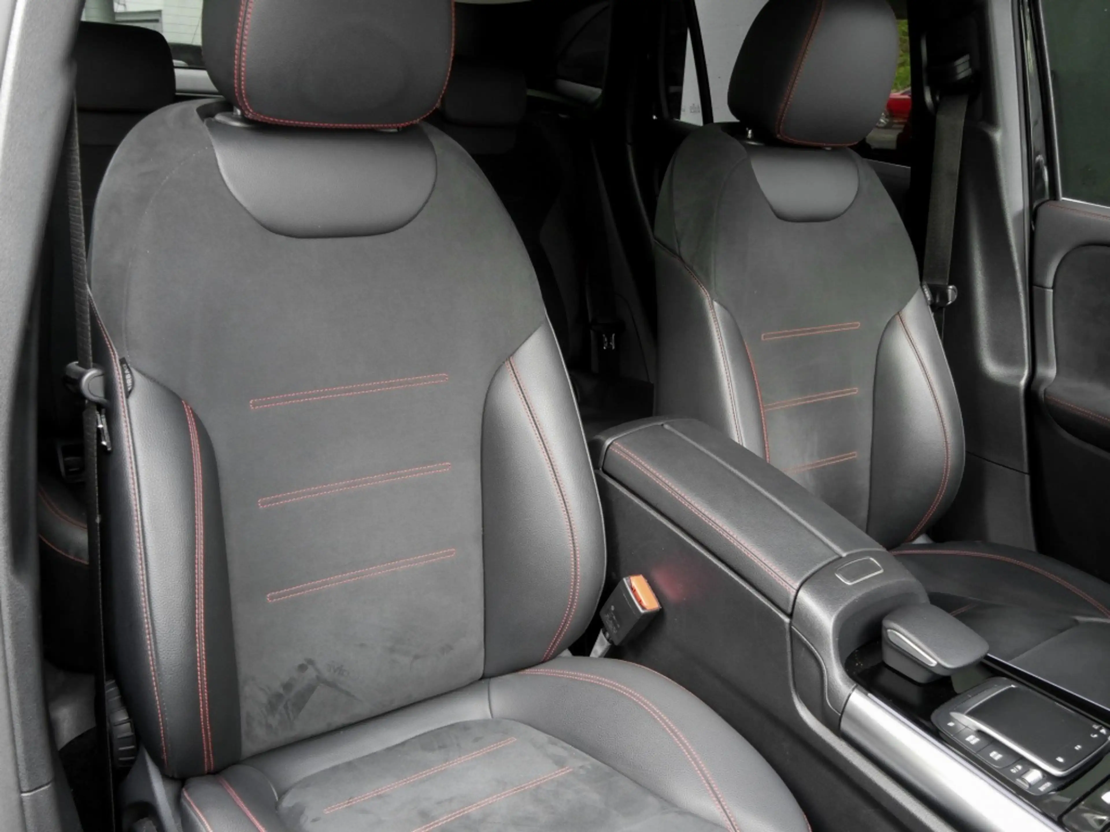 Mercedes-Benz GLA 250 AMG-Sport/LED/Navi/Wide/Shz/PTS/Ambiente — photo 7