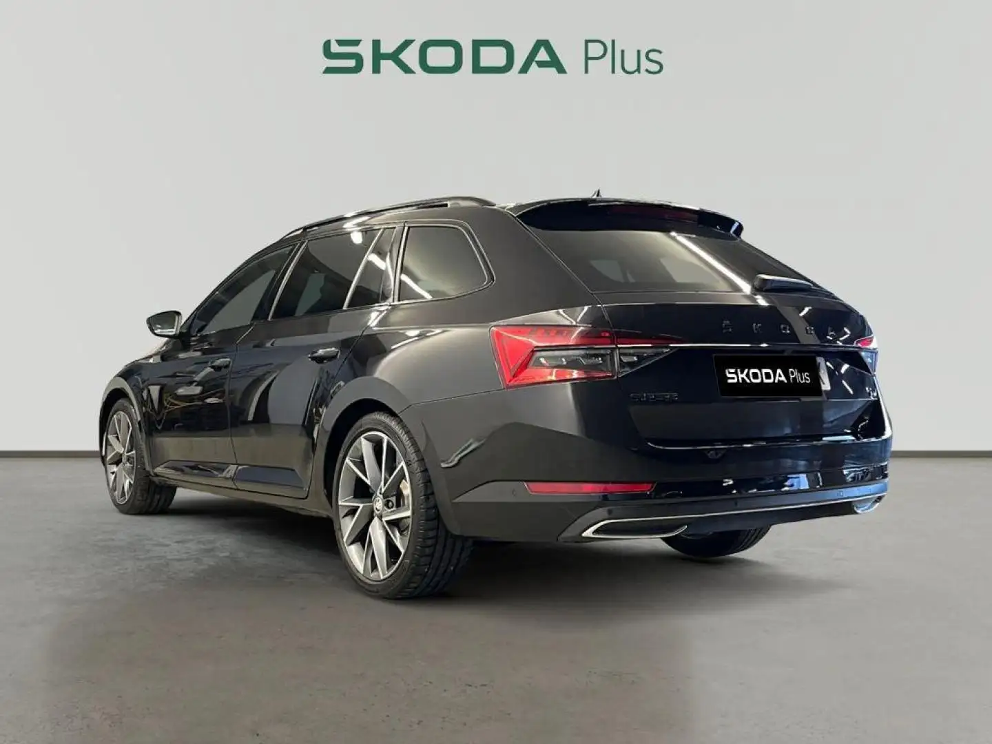 Skoda Superb Combi Sportline 1.4 TSI iV P-HEV DSG Negro - 2