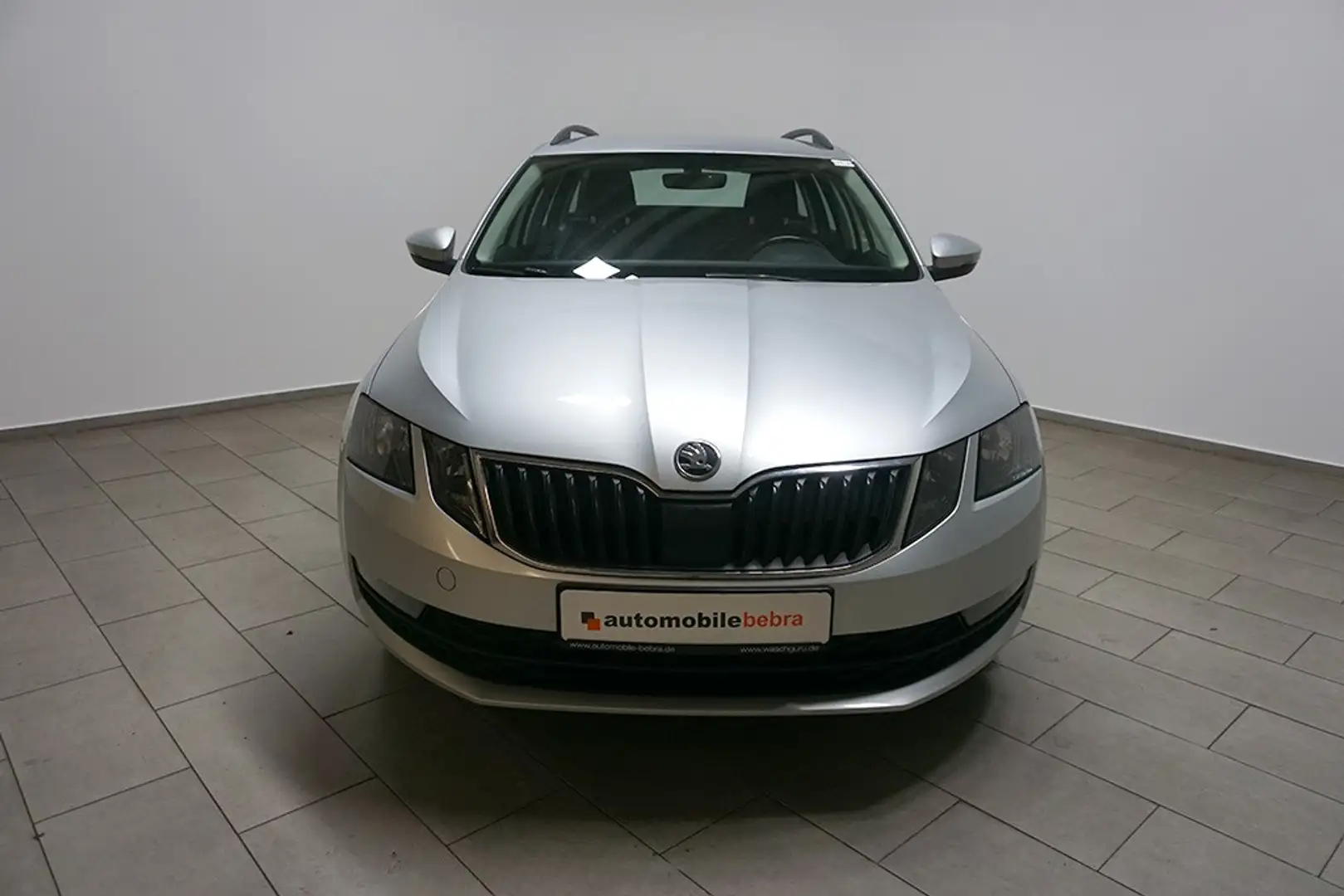 Skoda Octavia 1.6TDI Ambiente Klima SHZ MFL Argent - 2
