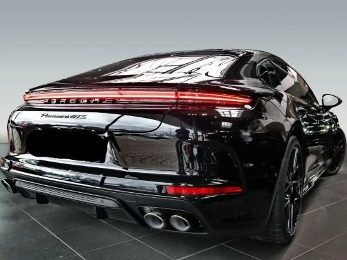 Porsche Panamera GTS-GTS Siyah - 1