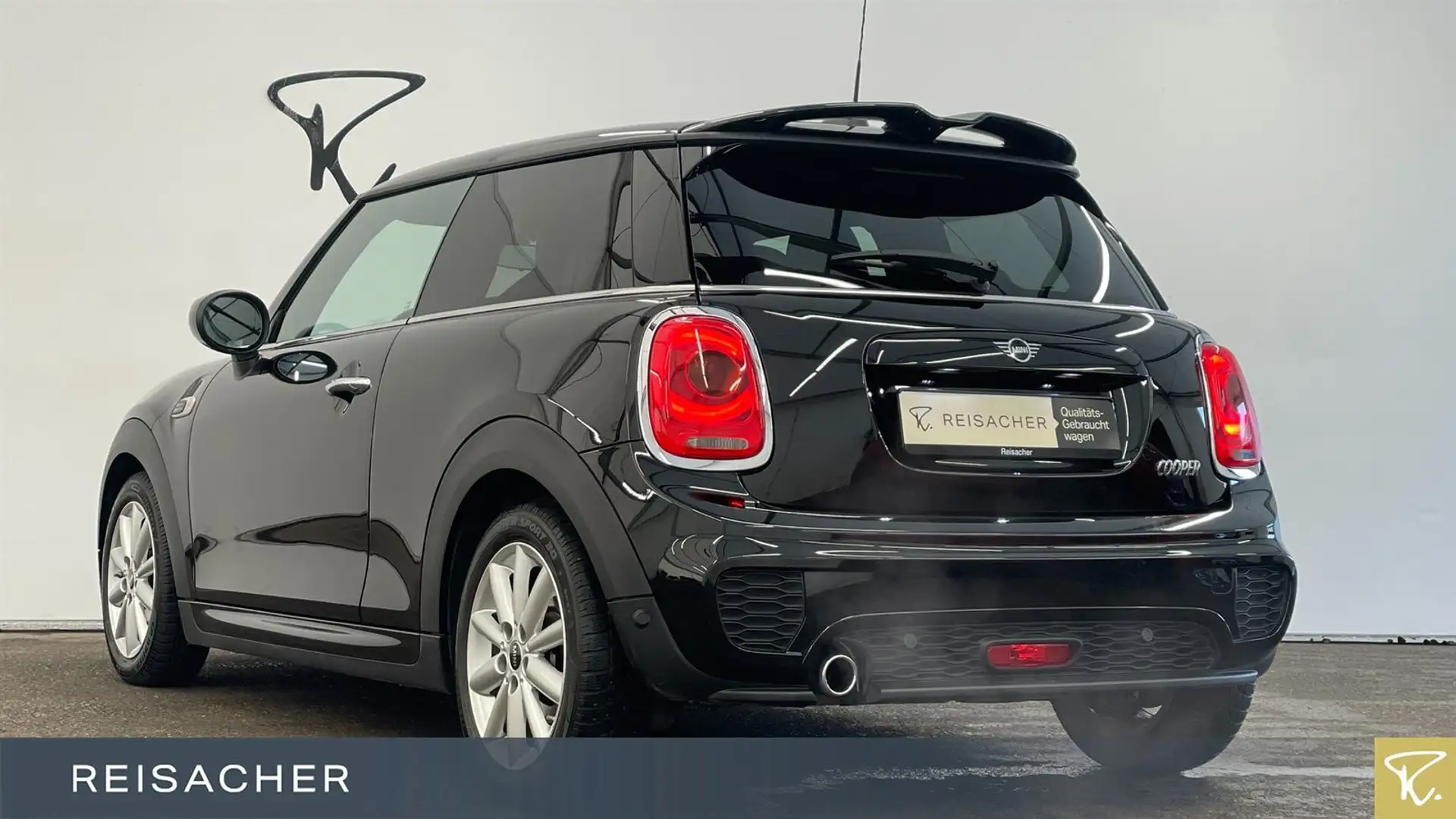 MINI Cooper JCW-Paket Navi PDC SHZ KlimaA 17" LM Schwarz - 2