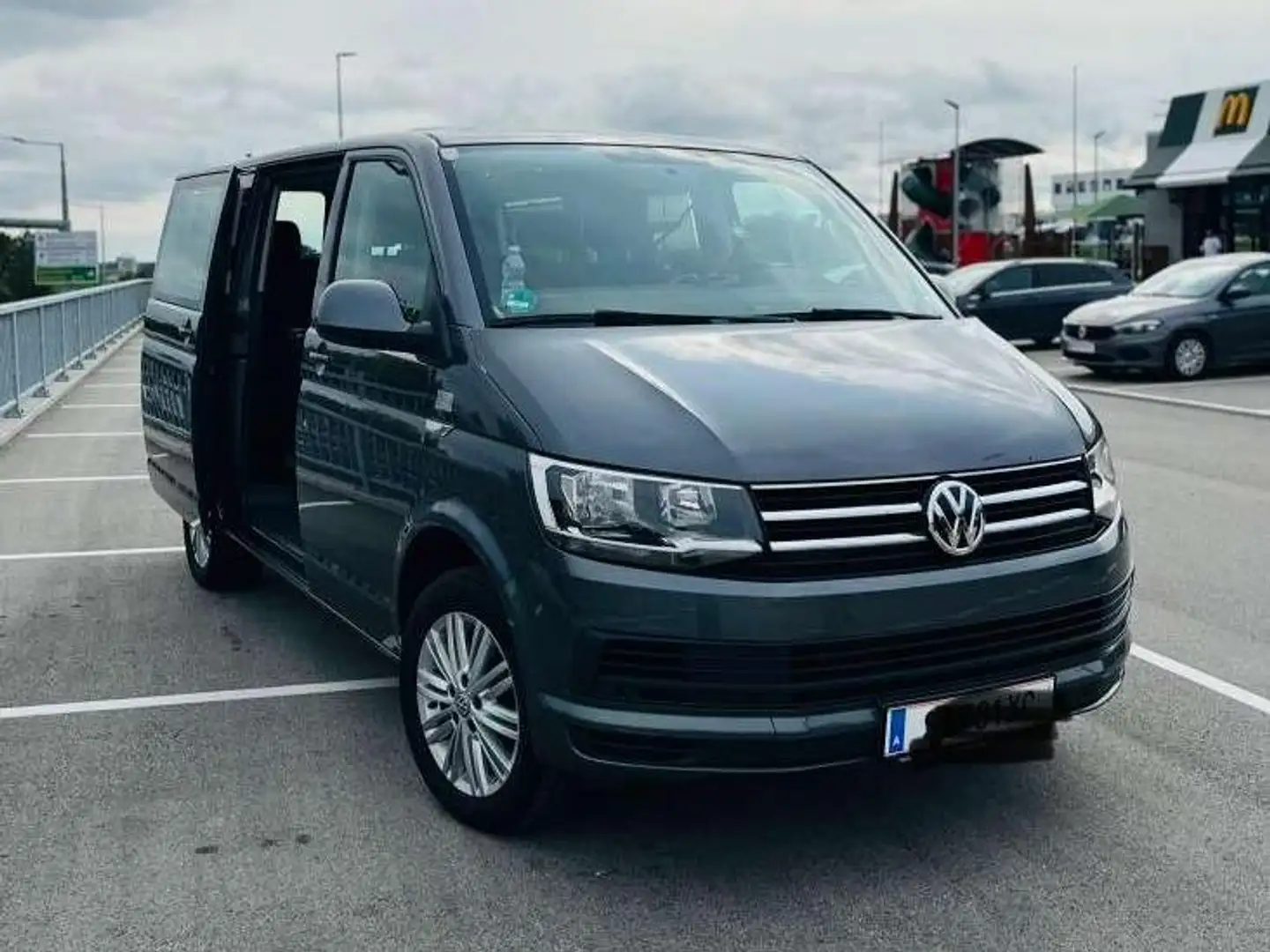 Volkswagen T6 Caravelle Caravelle 8-Sitzer Grau - 1