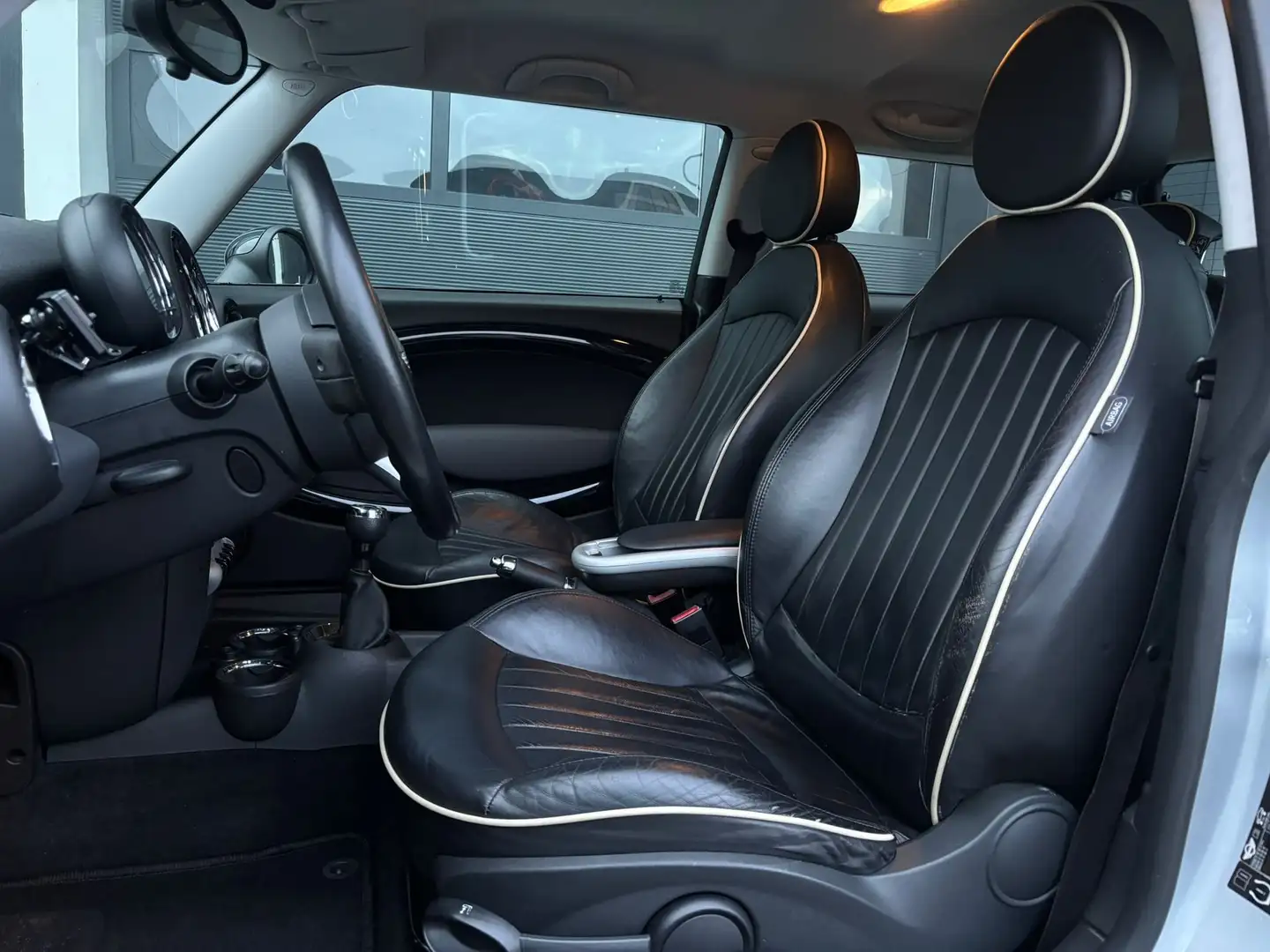 MINI Cooper S 1.6 Cooper S Chili | LEDER | CLIMA | CRUISE | NAP Grijs - 2