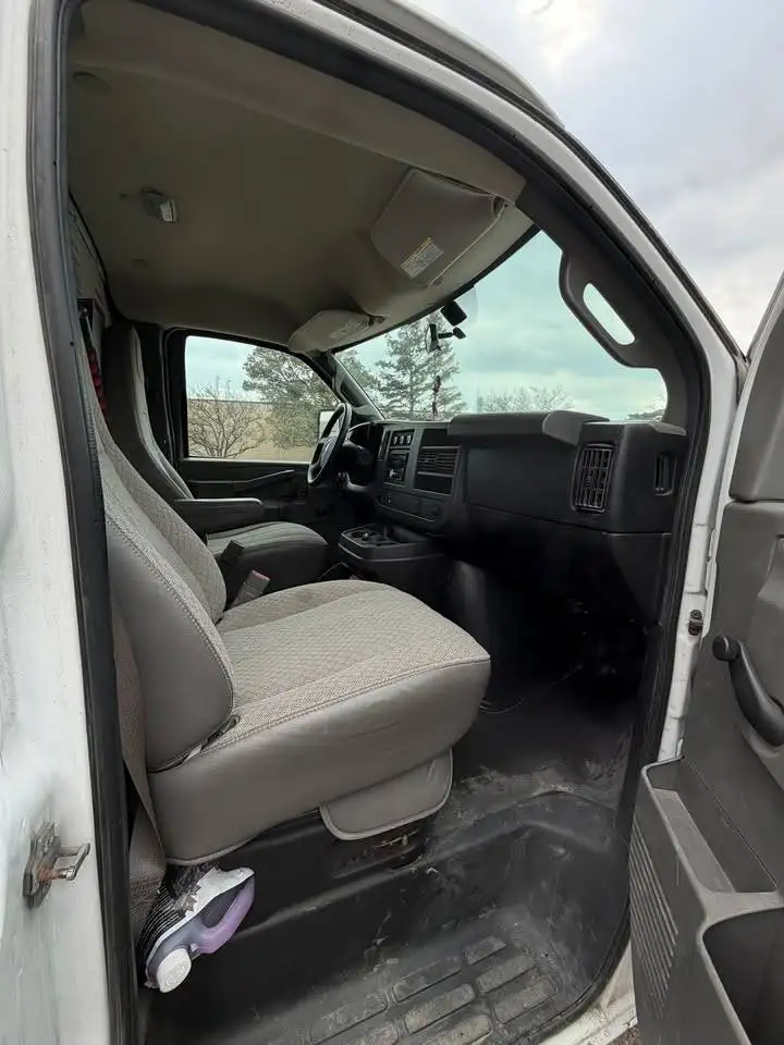 GMC Savana снимка GMC Savana
