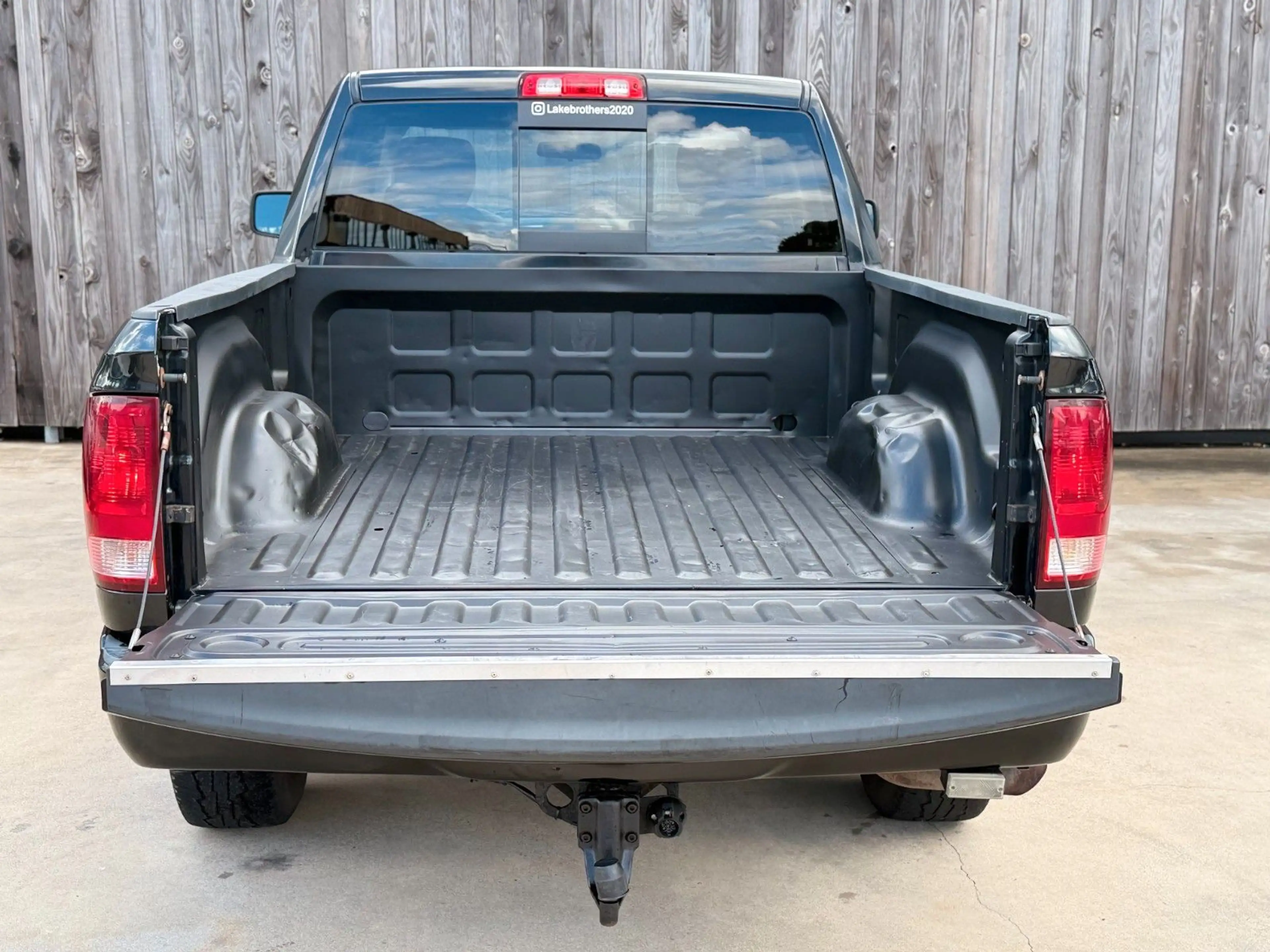Dodge RAM 1500 5.7 V8 4x4 Quad Cab — photo 9
