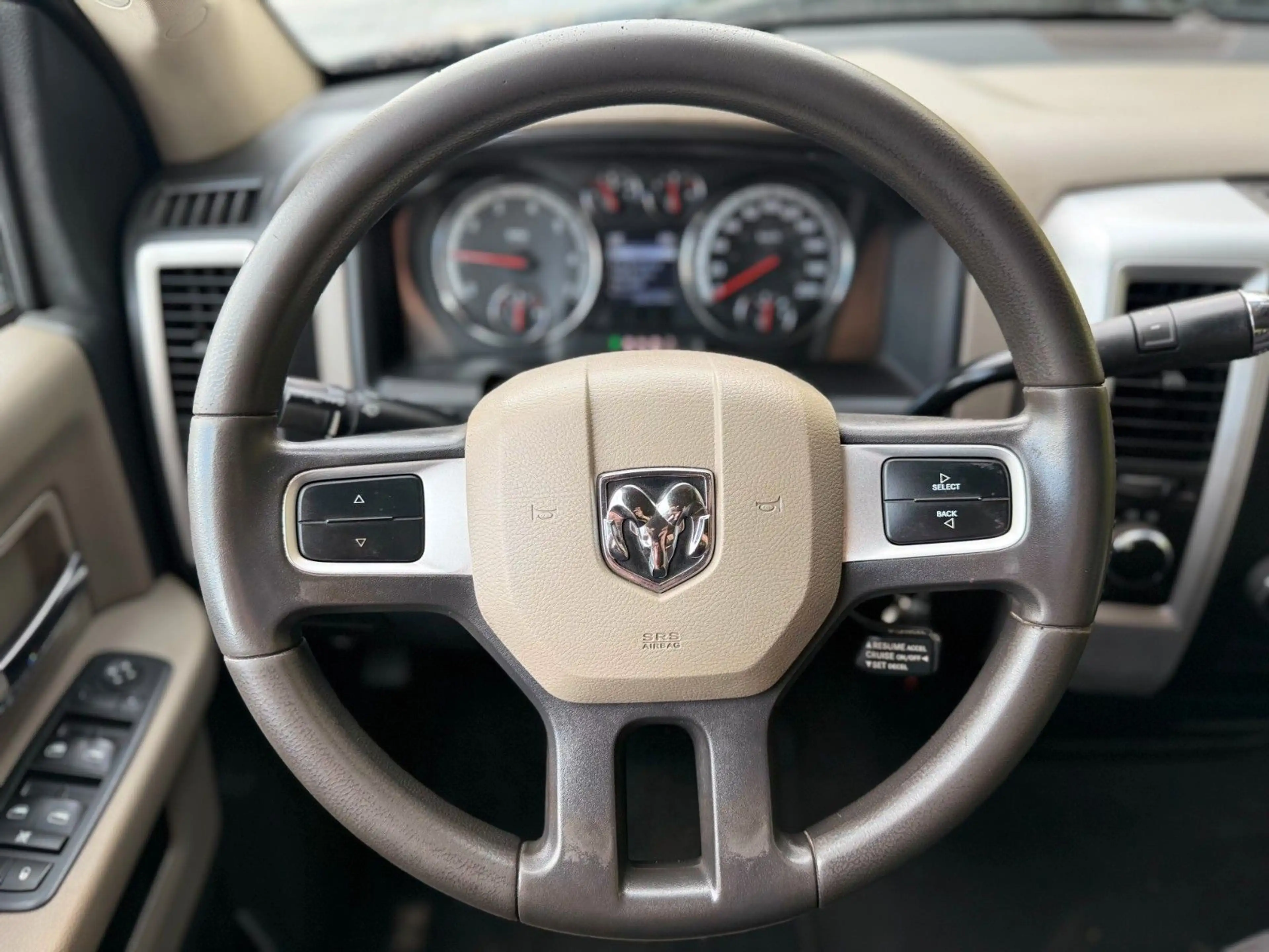 Dodge RAM 1500 5.7 V8 4x4 Quad Cab — photo 15