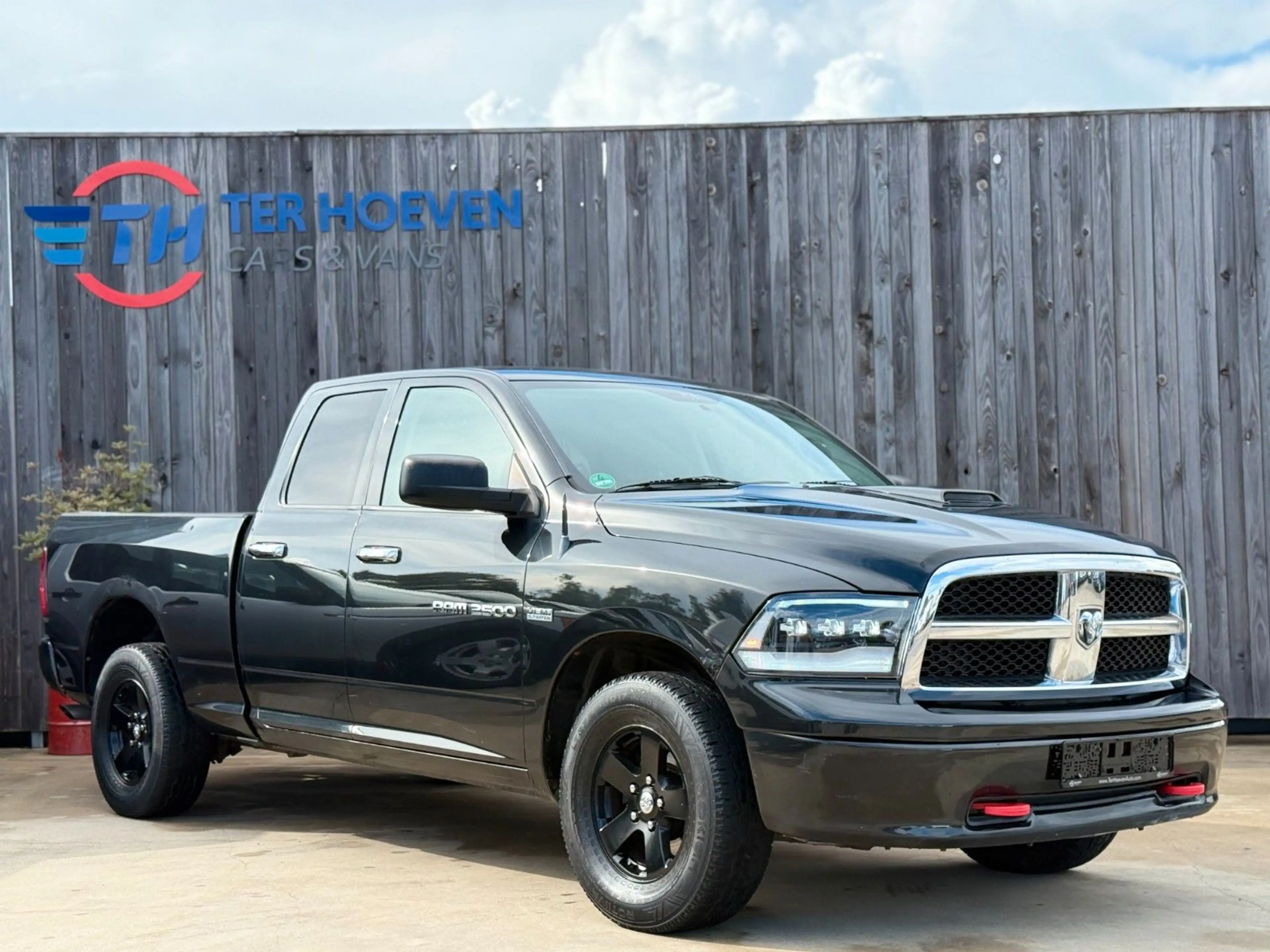 Dodge RAM 1500 5.7 V8 4x4 Quad Cab — photo 3