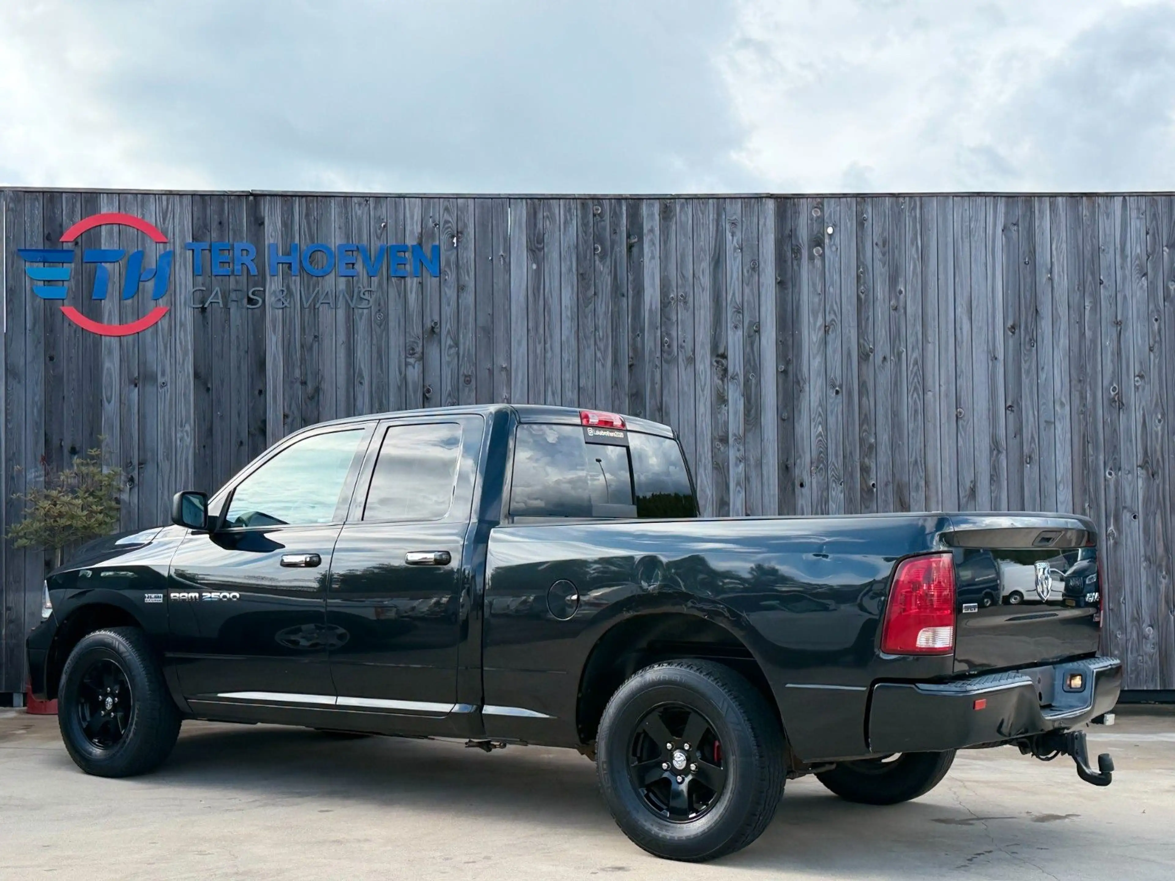 Dodge RAM 1500 5.7 V8 4x4 Quad Cab — photo 7
