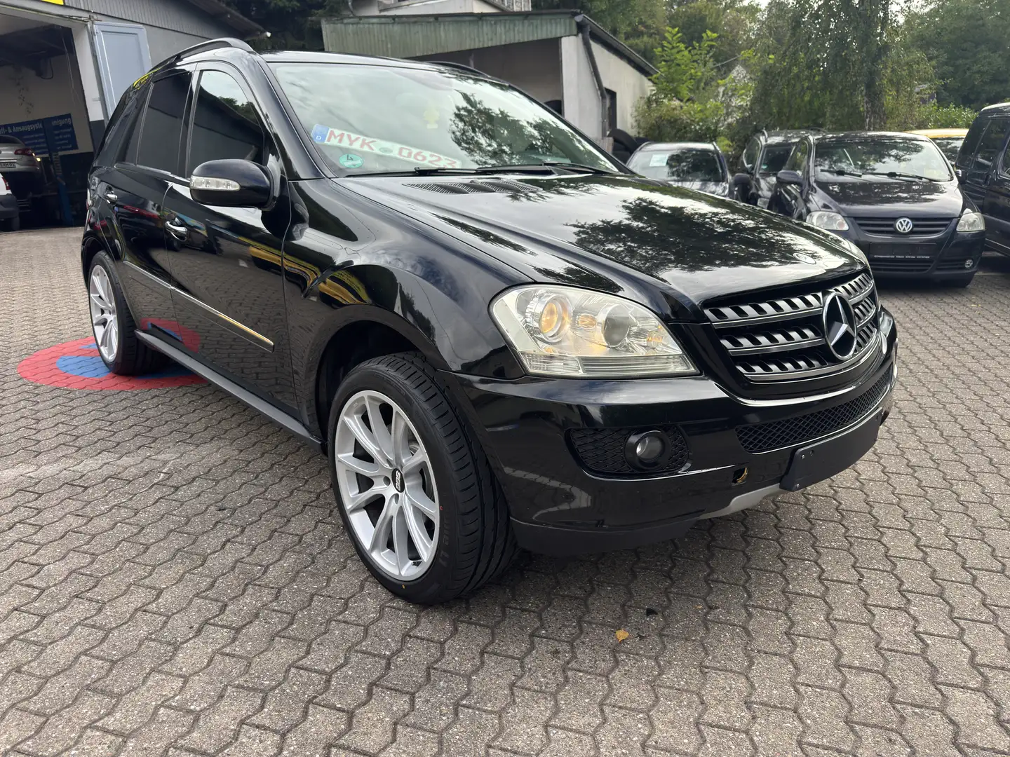 Mercedes-Benz ML 320 ML 320 CDI 4Matic 7G-TRONIC DPF Edition 10 Schwarz - 2