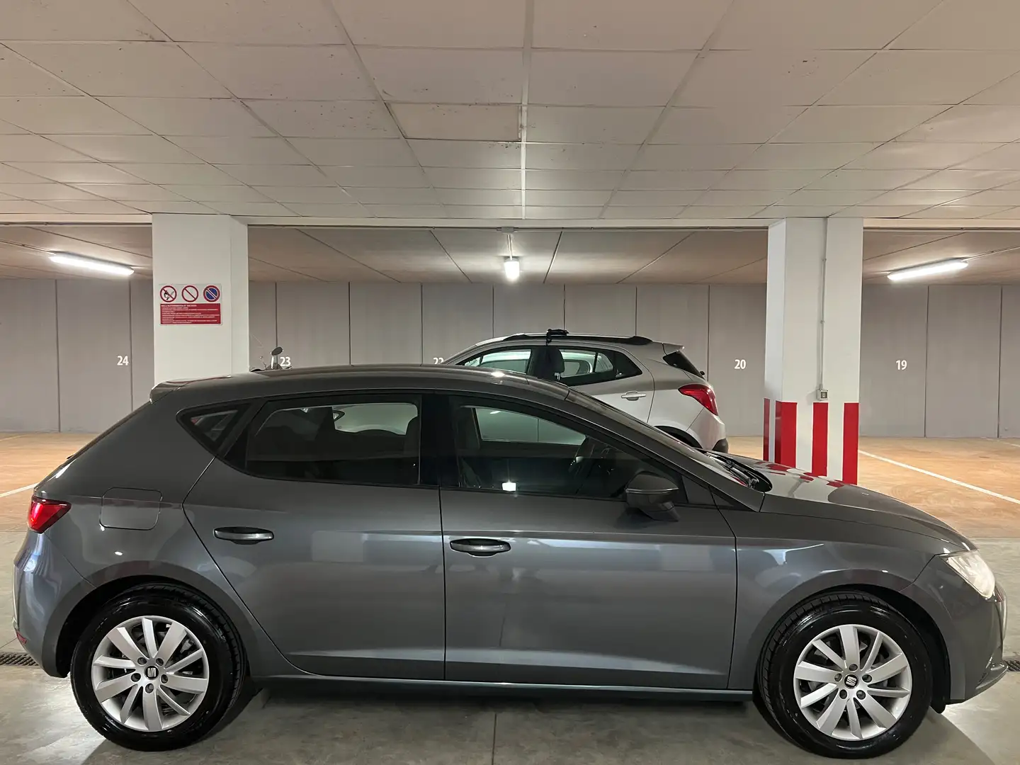 SEAT Leon Leon 1.6 tdi cr Reference Grigio - 2