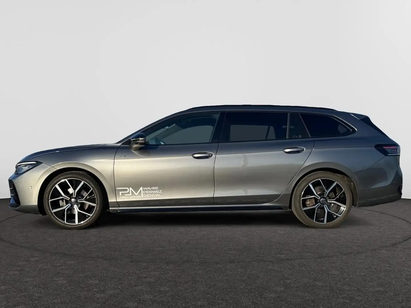 Volkswagen Passat Variant Passat R-Line 1,5 l eTSI OPF 110 kW (150 PS) 7-Gang-Doppelkupplungsgetriebe DSG Grijs - 2