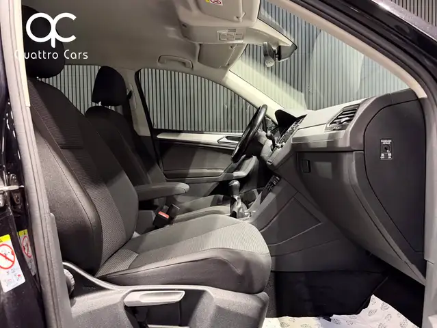 Volkswagen Tiguan view 12
