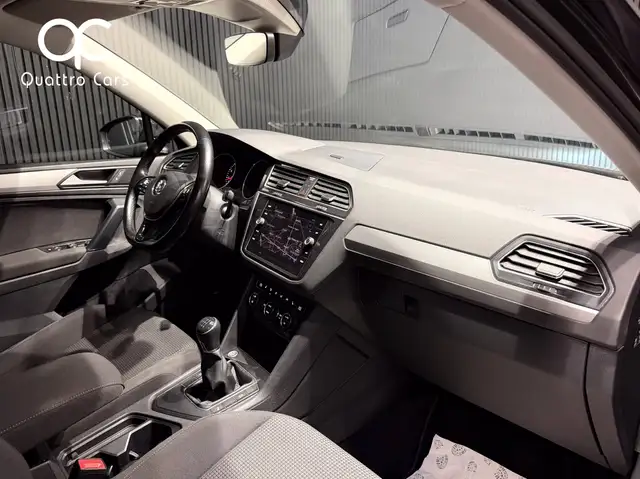 Volkswagen Tiguan view 13