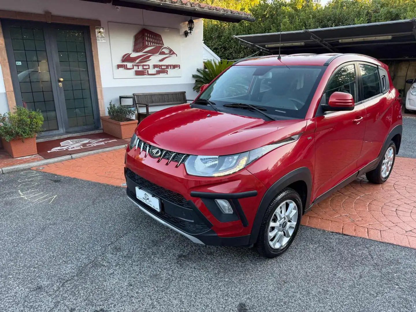 Mahindra KUV100 1.2 VVT K8 UNICO PROPRIETARIO! Rot - 1