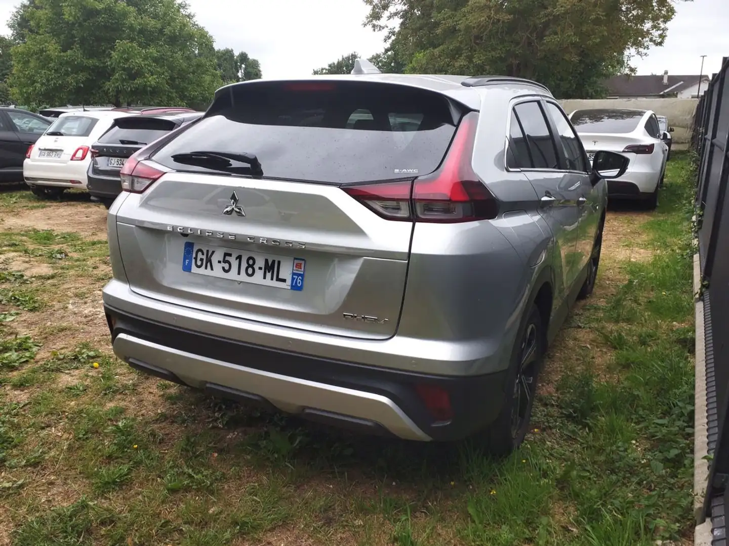 Mitsubishi Eclipse Cross 2.4 PHEV Kaiteki Auto 4WD Plateado - 2