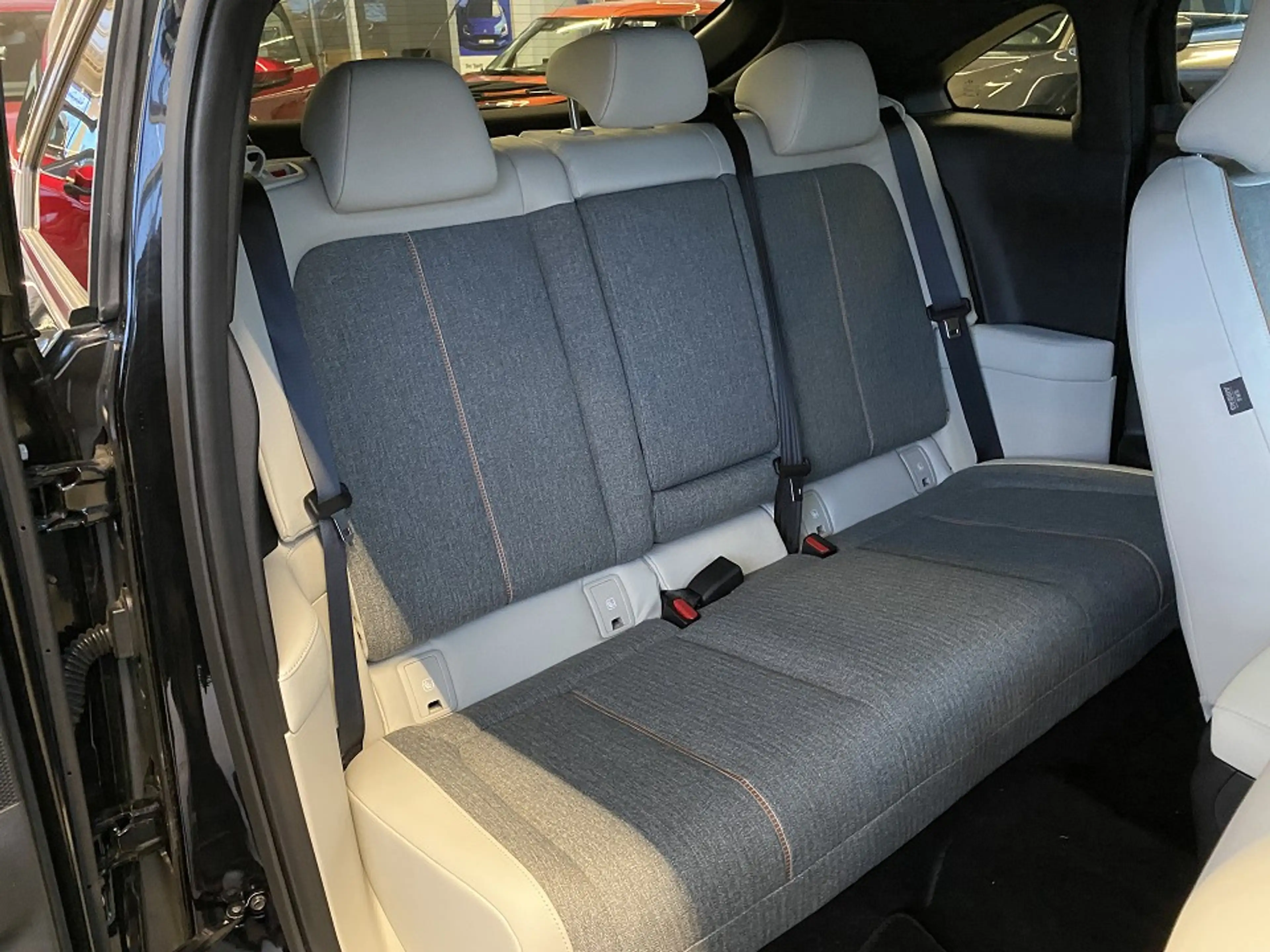 Mazda MX-30 EV Makoto 35,5 kWh — photo 6