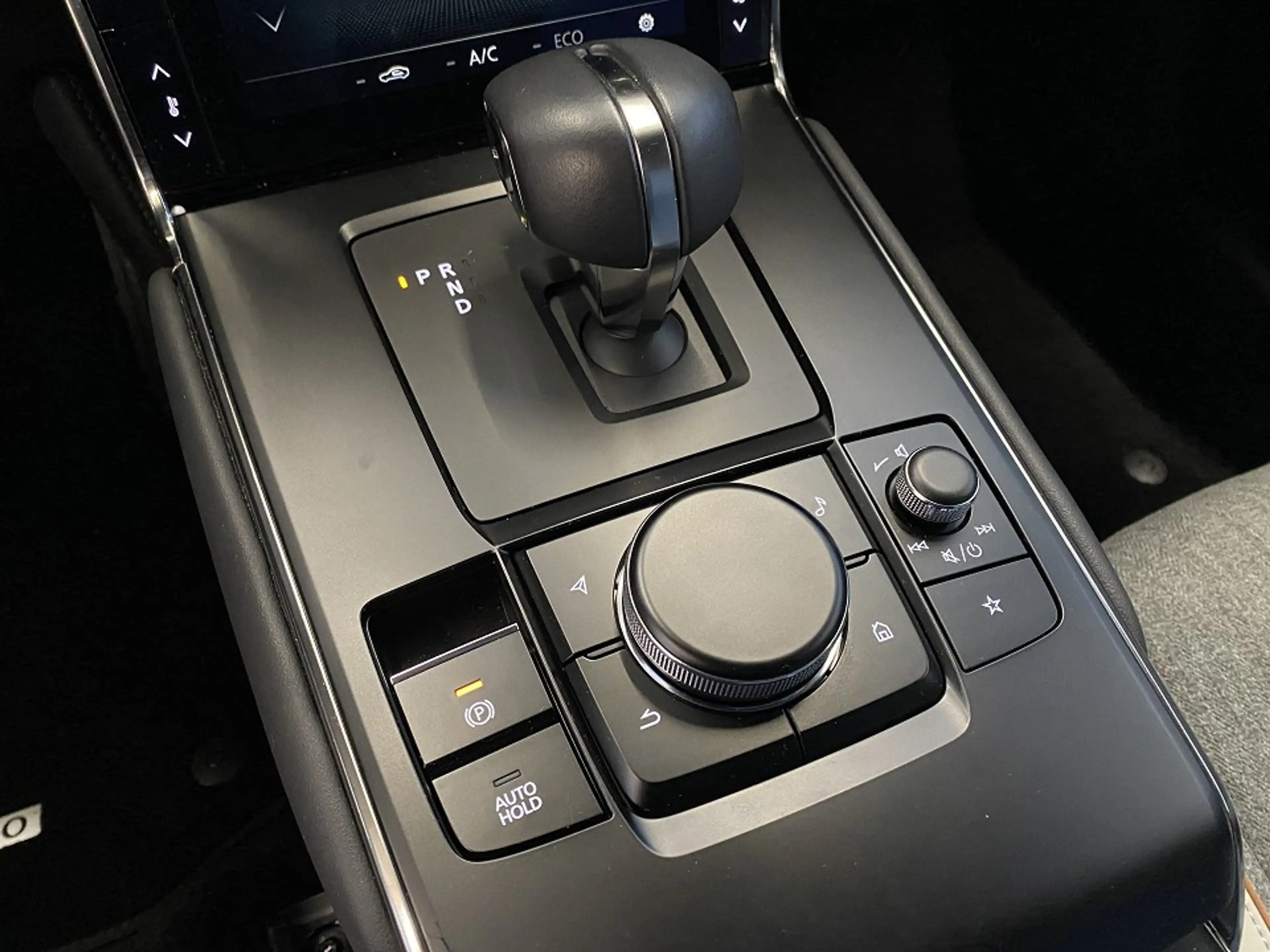 Mazda MX-30 EV Makoto 35,5 kWh — photo 9