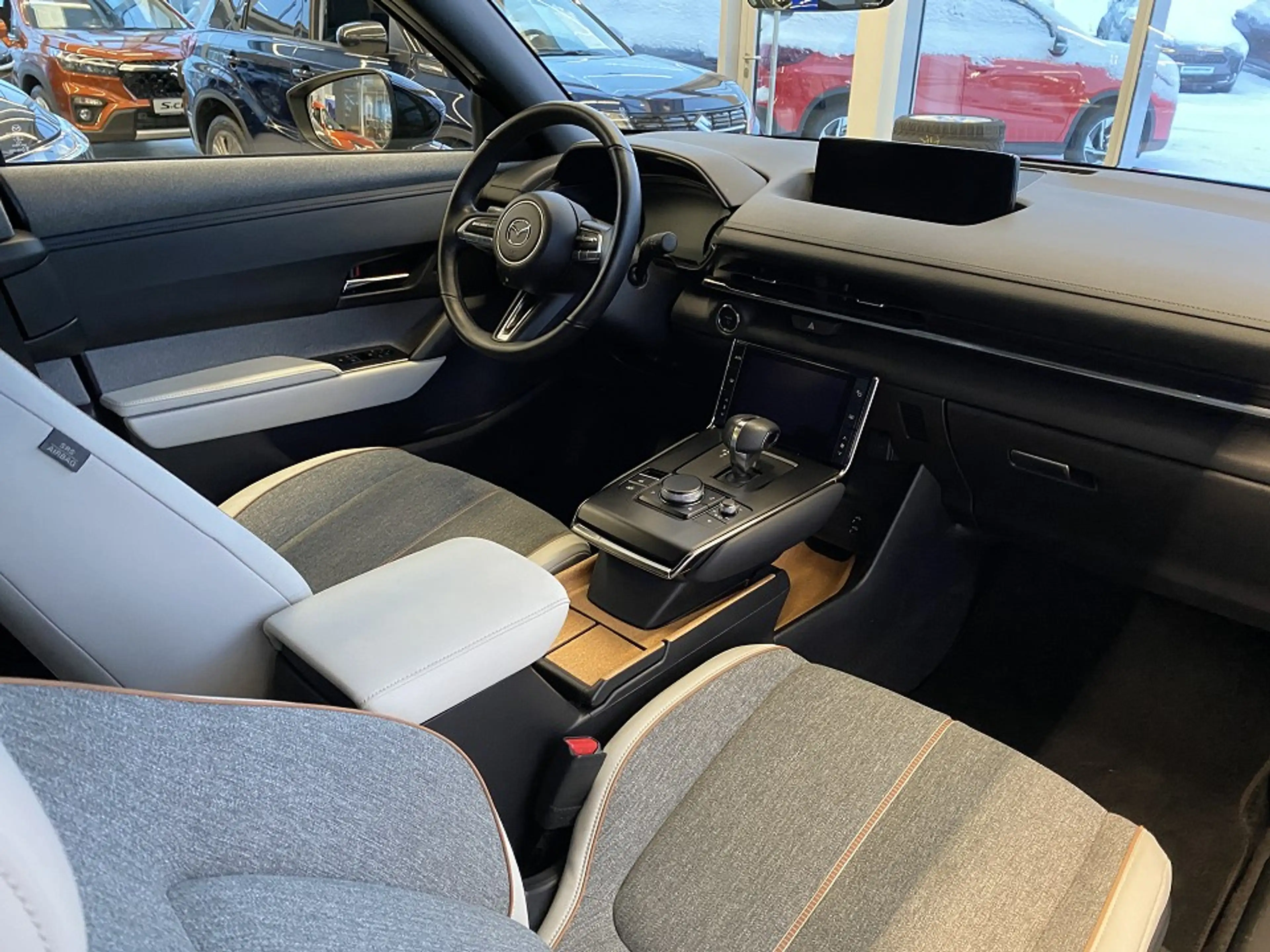 Mazda MX-30 EV Makoto 35,5 kWh — photo 10