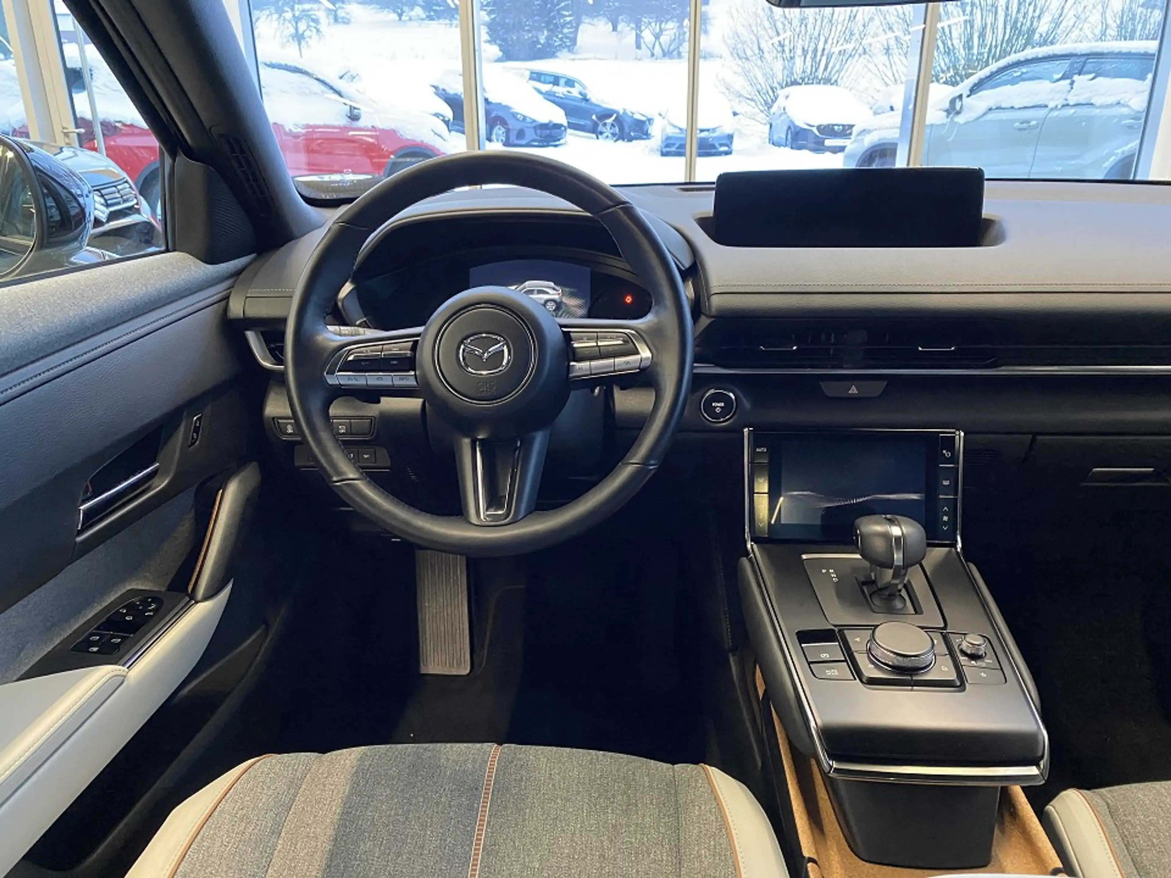 Mazda MX-30 EV Makoto 35,5 kWh — photo 3