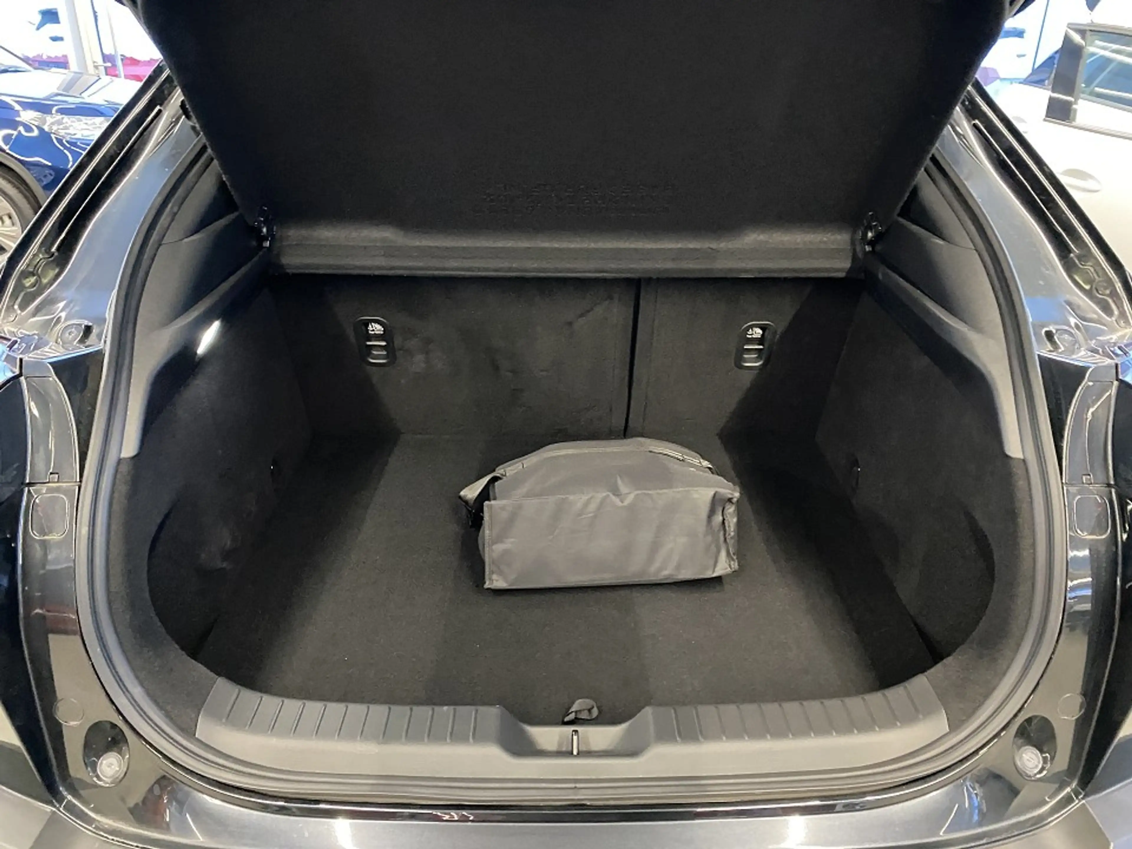 Mazda MX-30 EV Makoto 35,5 kWh — photo 7